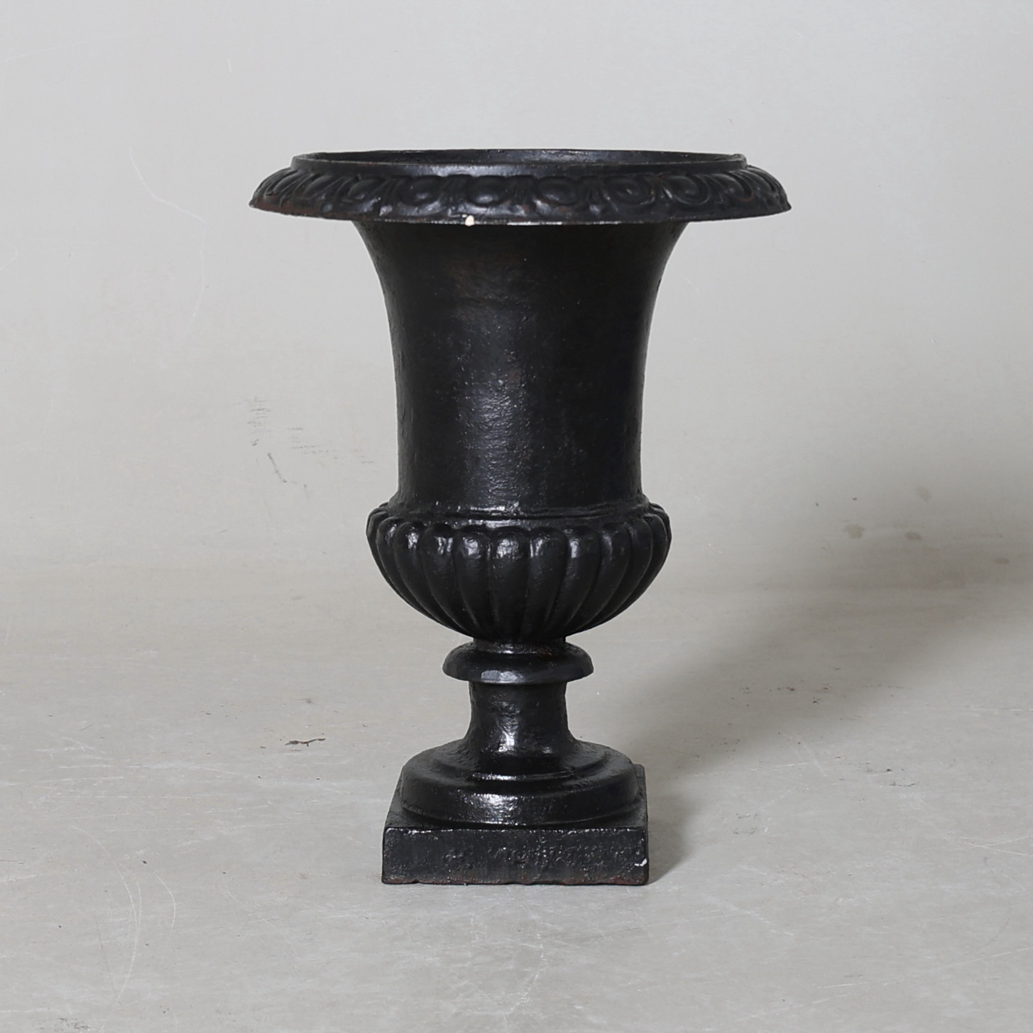 TRÄDGÅRDSURNA, gjutjärn, 19/2000-tal.