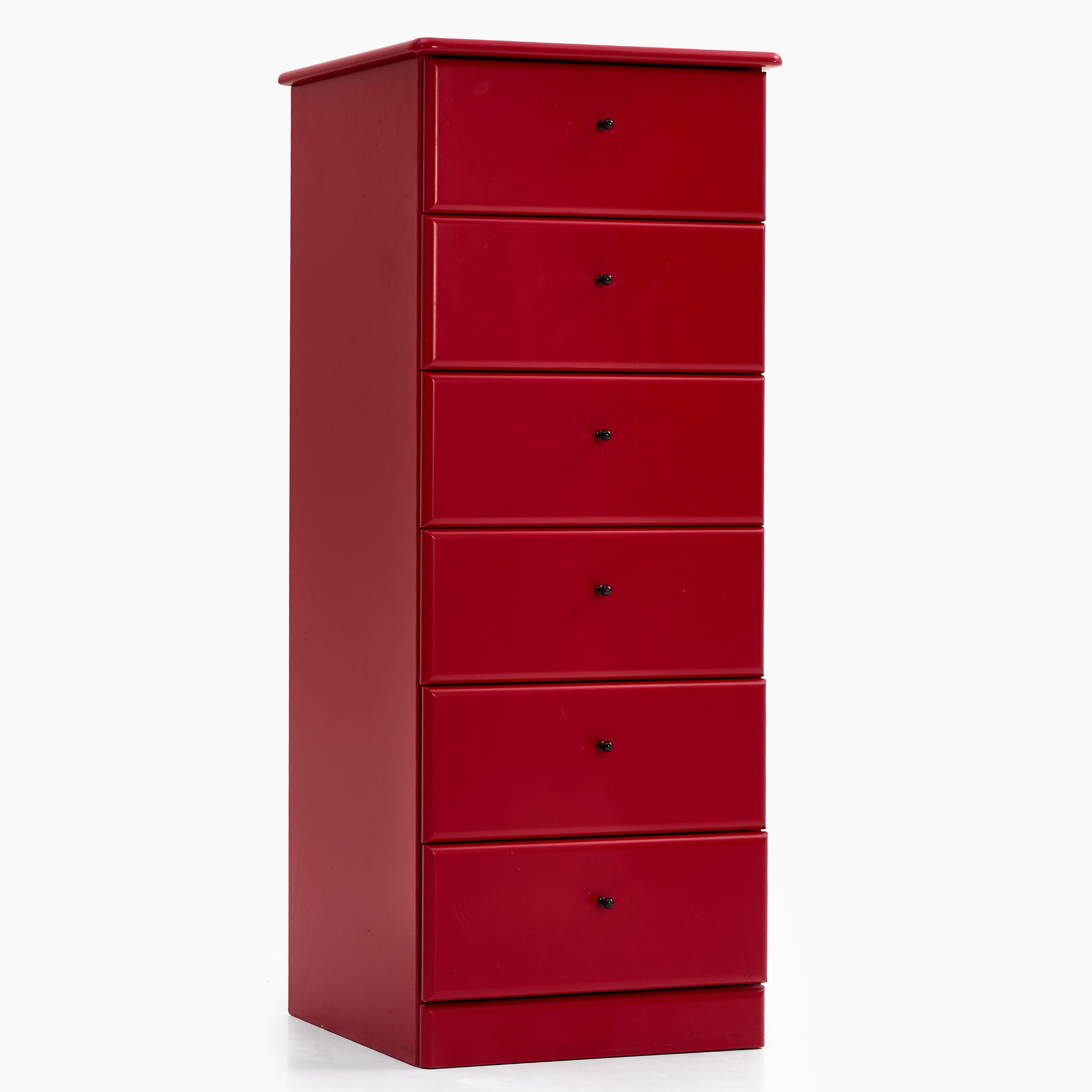 BYRÅ, Ninka, samtida, 6-lådig, rödlackerad med svarta knoppar.