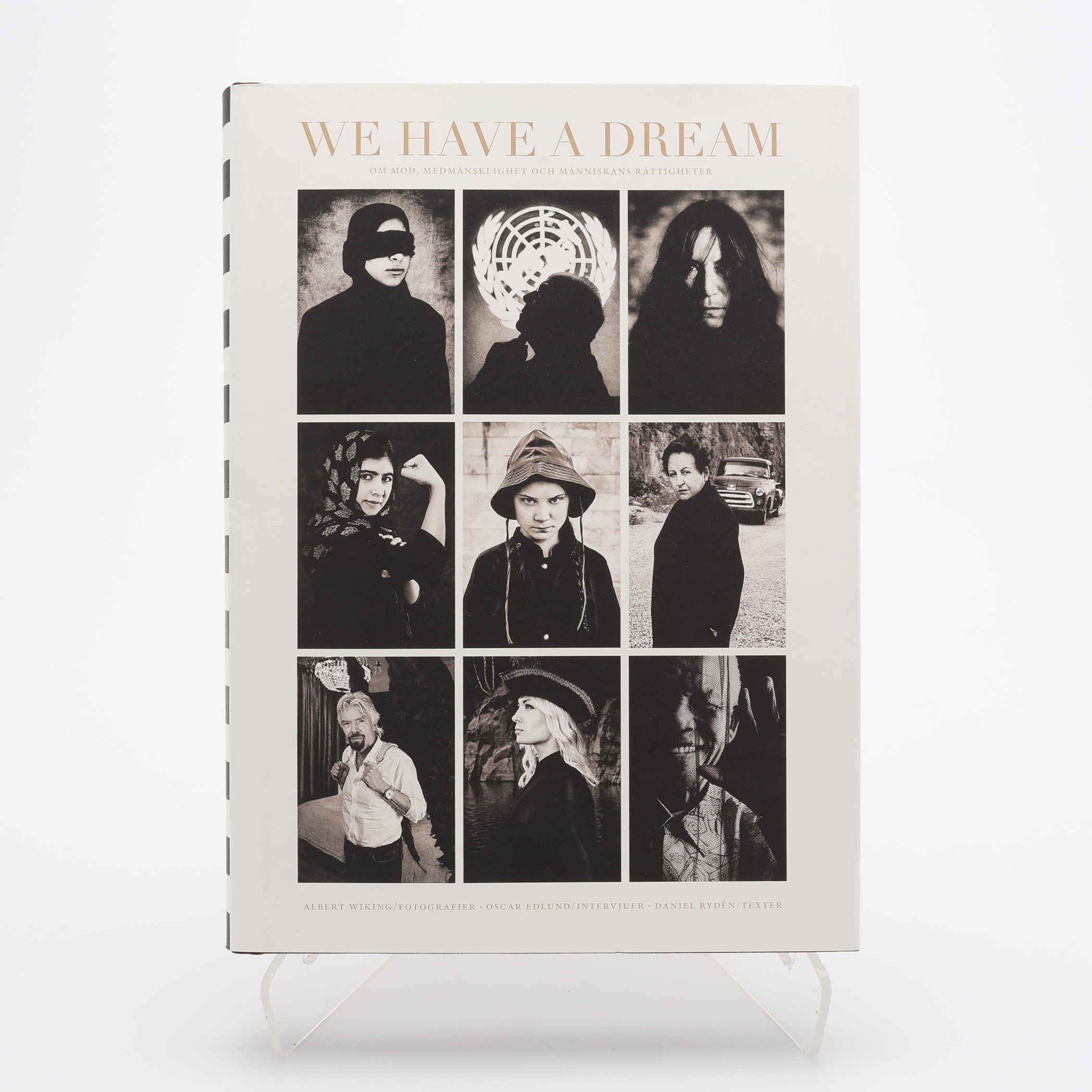 FOTO. DEN SVENSKE FOTOGRAFEN ALBERT WIKINGS "WE HAVE A DREAM", 2016 - MED DATERAD DEDIKATION FRÅN ALBERT WIKING.
