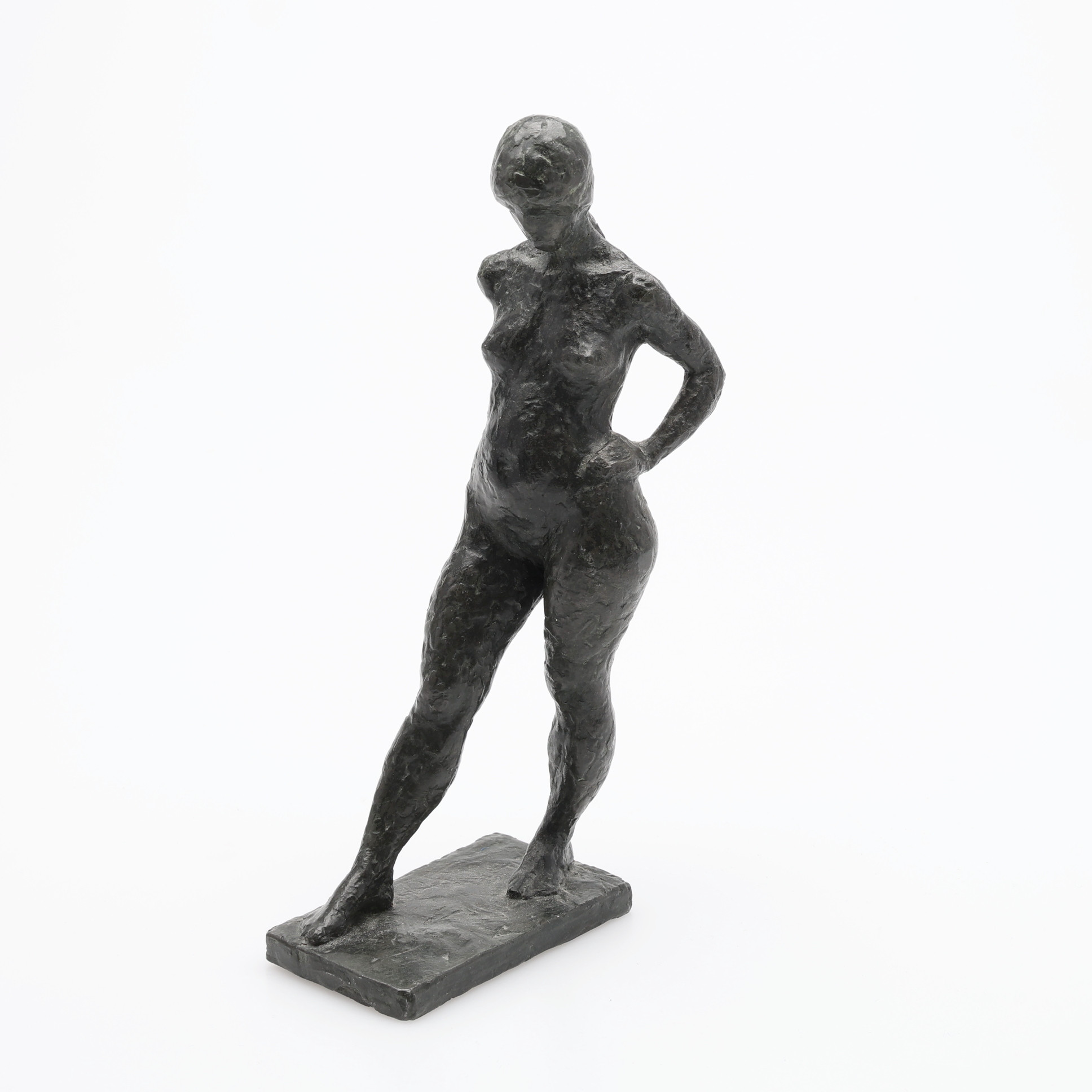 FRED ÅBERG. SKULPTUR, PATINERAD METALL, STÅENDE KVINNA, SIGNERAD.