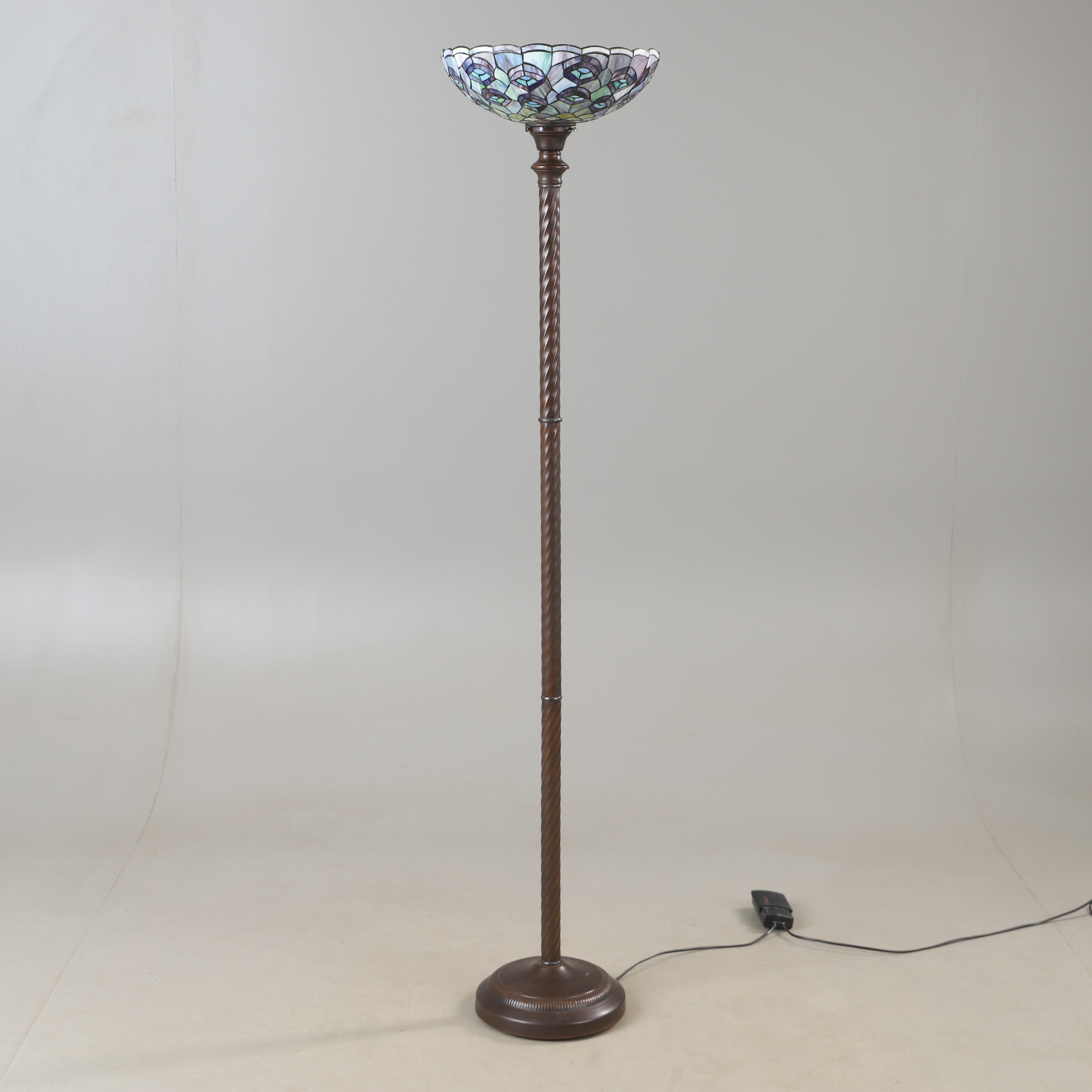 GOLVLAMPA, metall, 1900-talets slut.