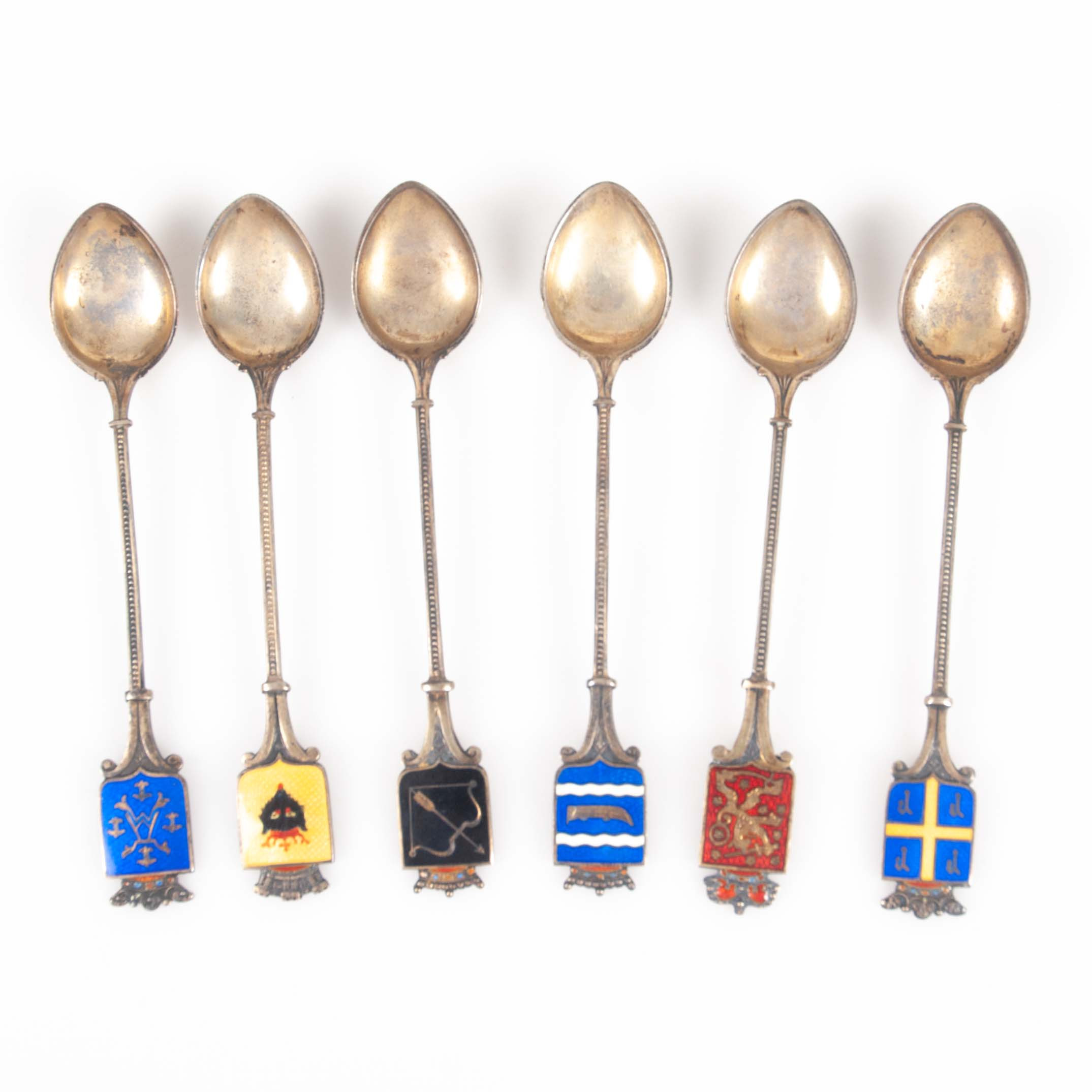 FINLAND. 6 st SOUVENIRSKEDAR, 813-silver, emalj, heraldiska vapensköldar.