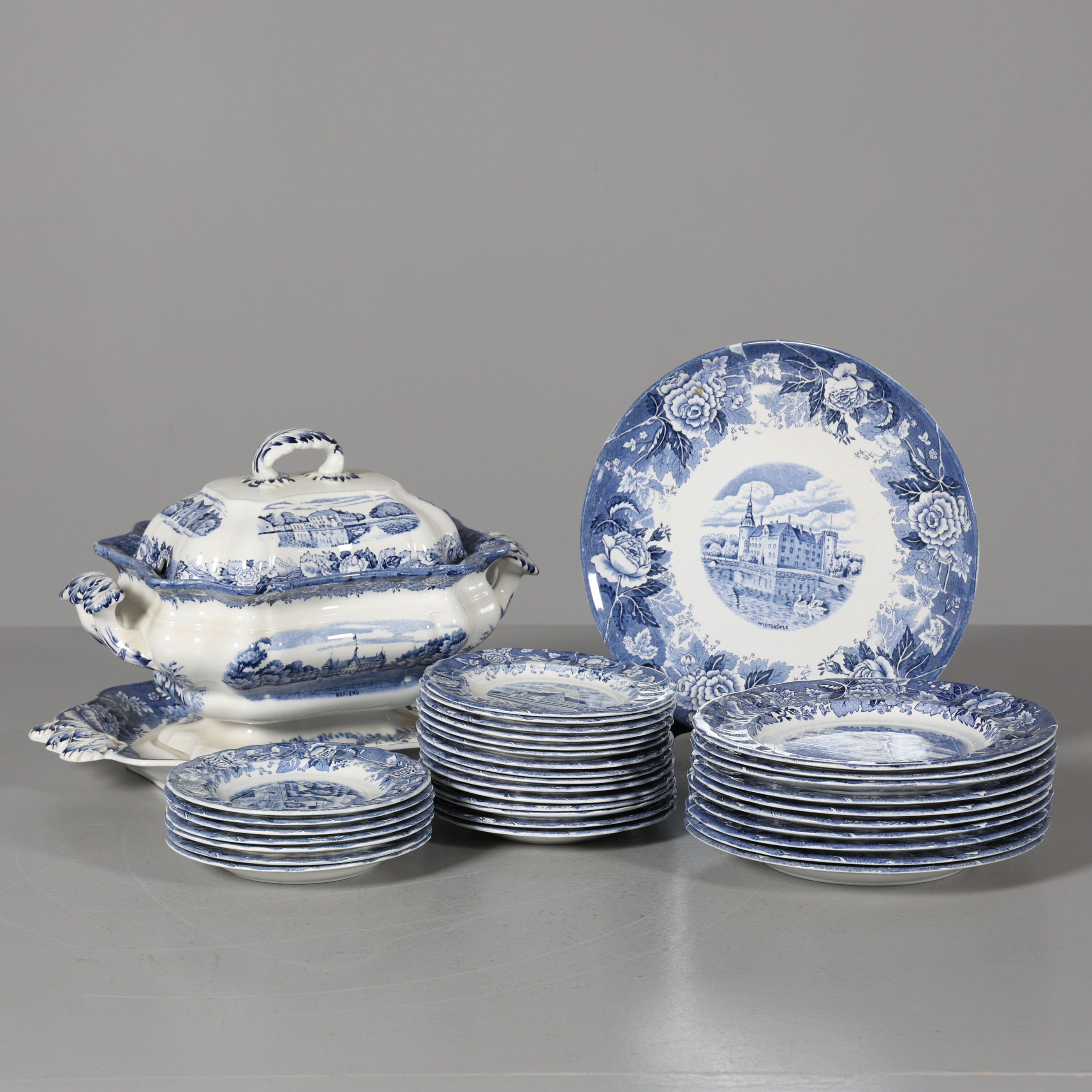 SERVISDELAR, 34 stycken, "Skåne", flintgods, Rörstrand.