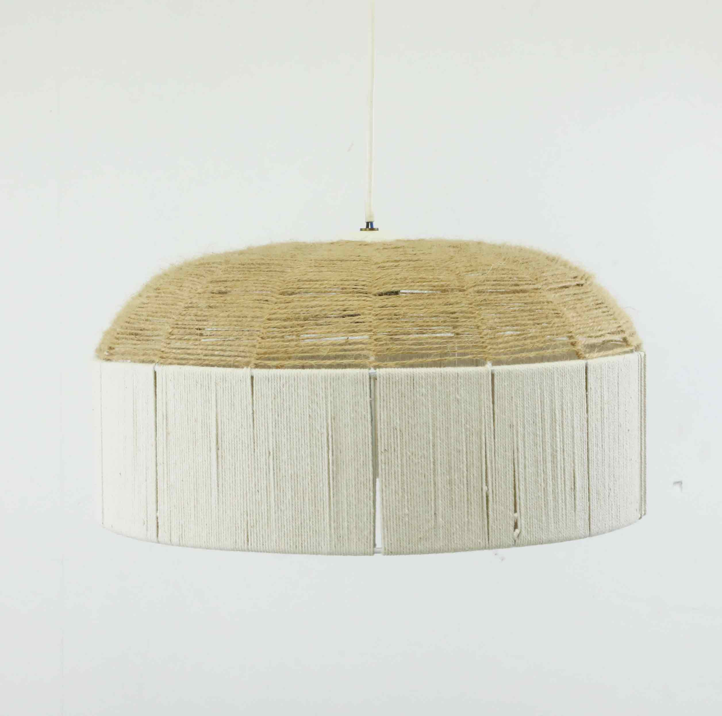 TAKLAMPA, trådlampa, 1970-tal.