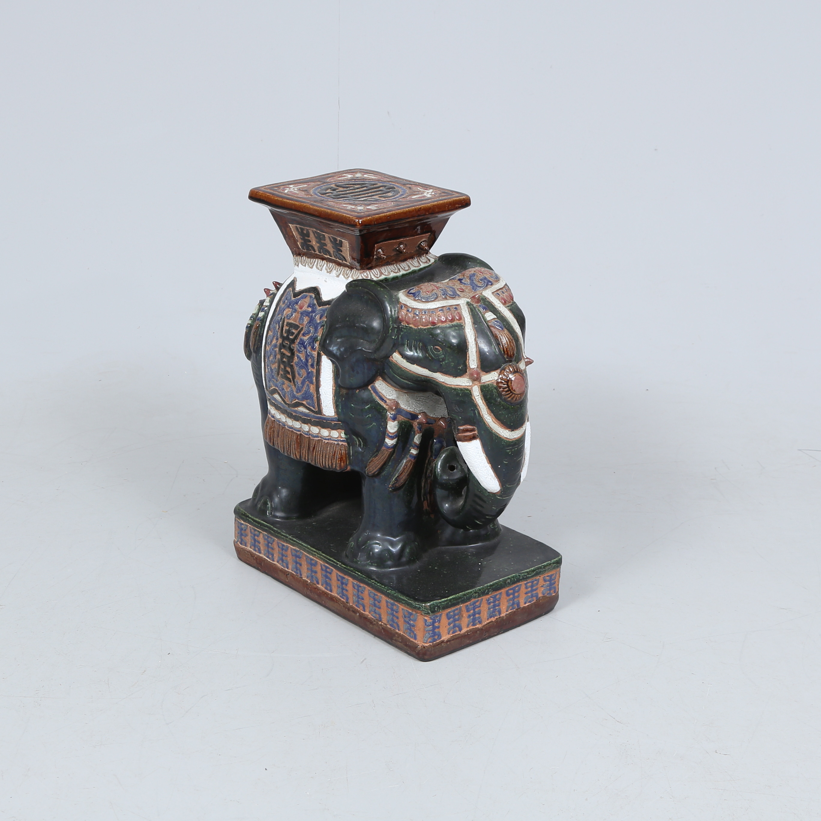 GOLVFIGUR, keramik, elefant.