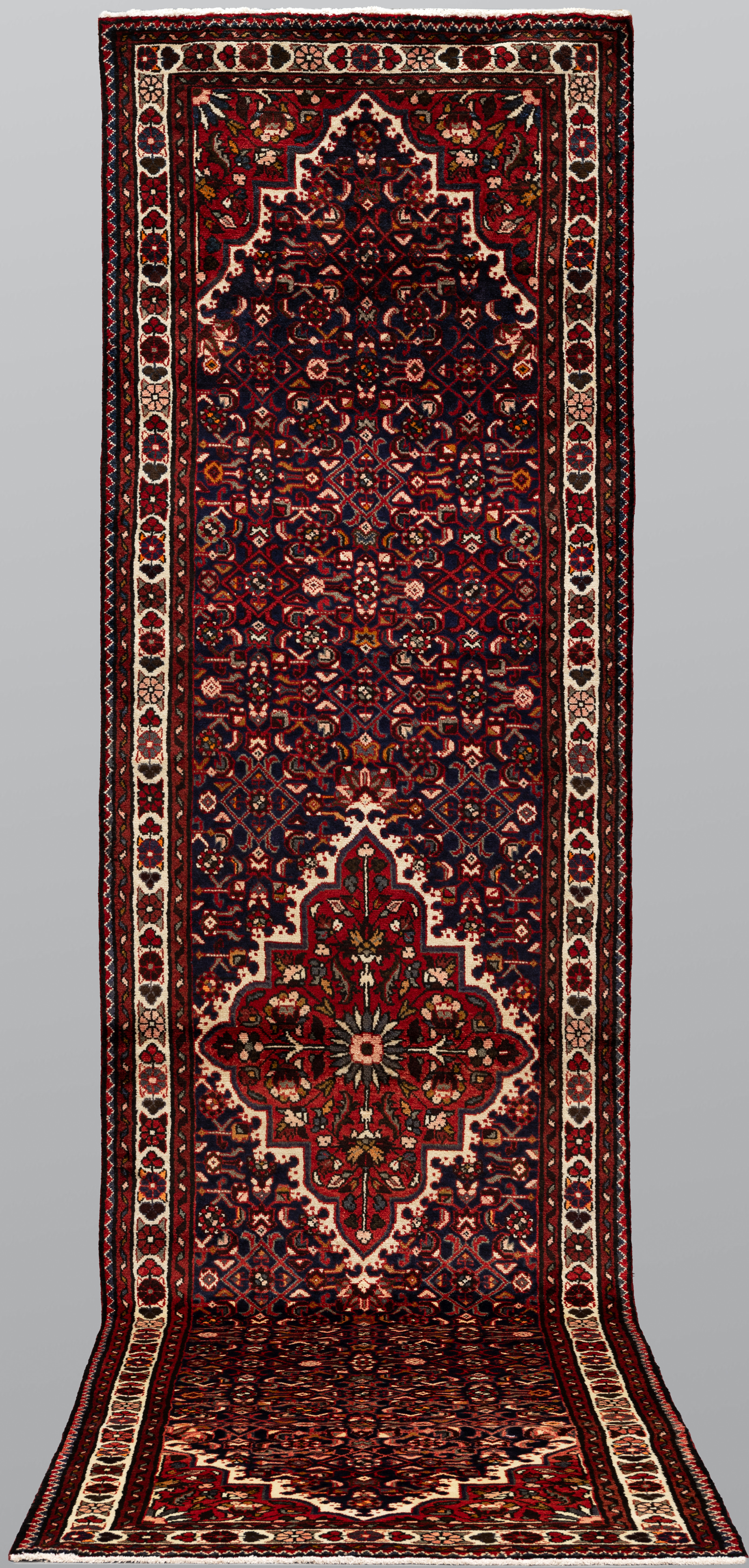 ORIENTMATTA. Hosseinabad gallerimodell, 440 x 115 cm.