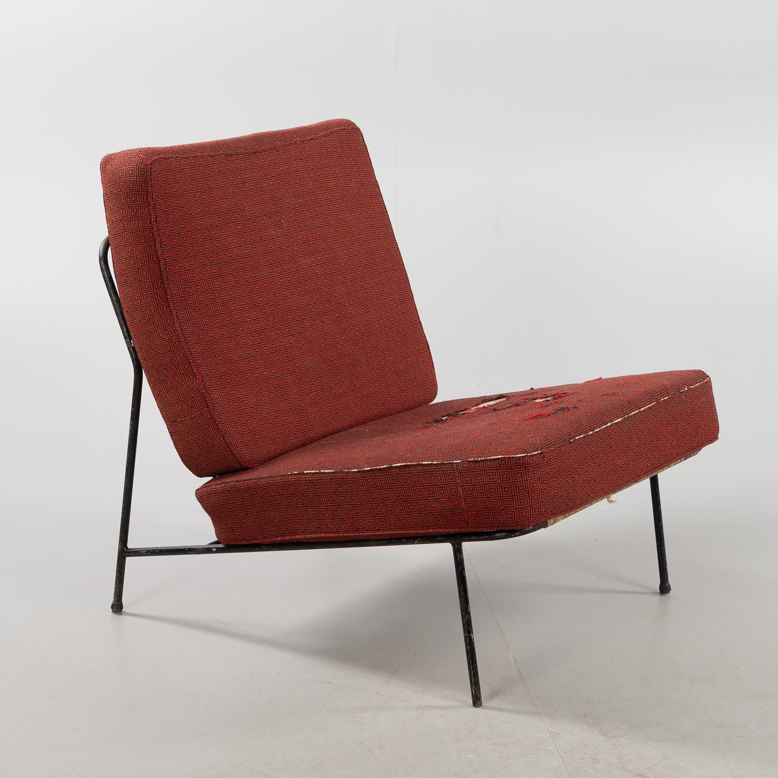 ALF  SVENSSON. FÅTÖLJ. "Domus", Dux, lackerad metall med lösa plymåer, originalklädsel.