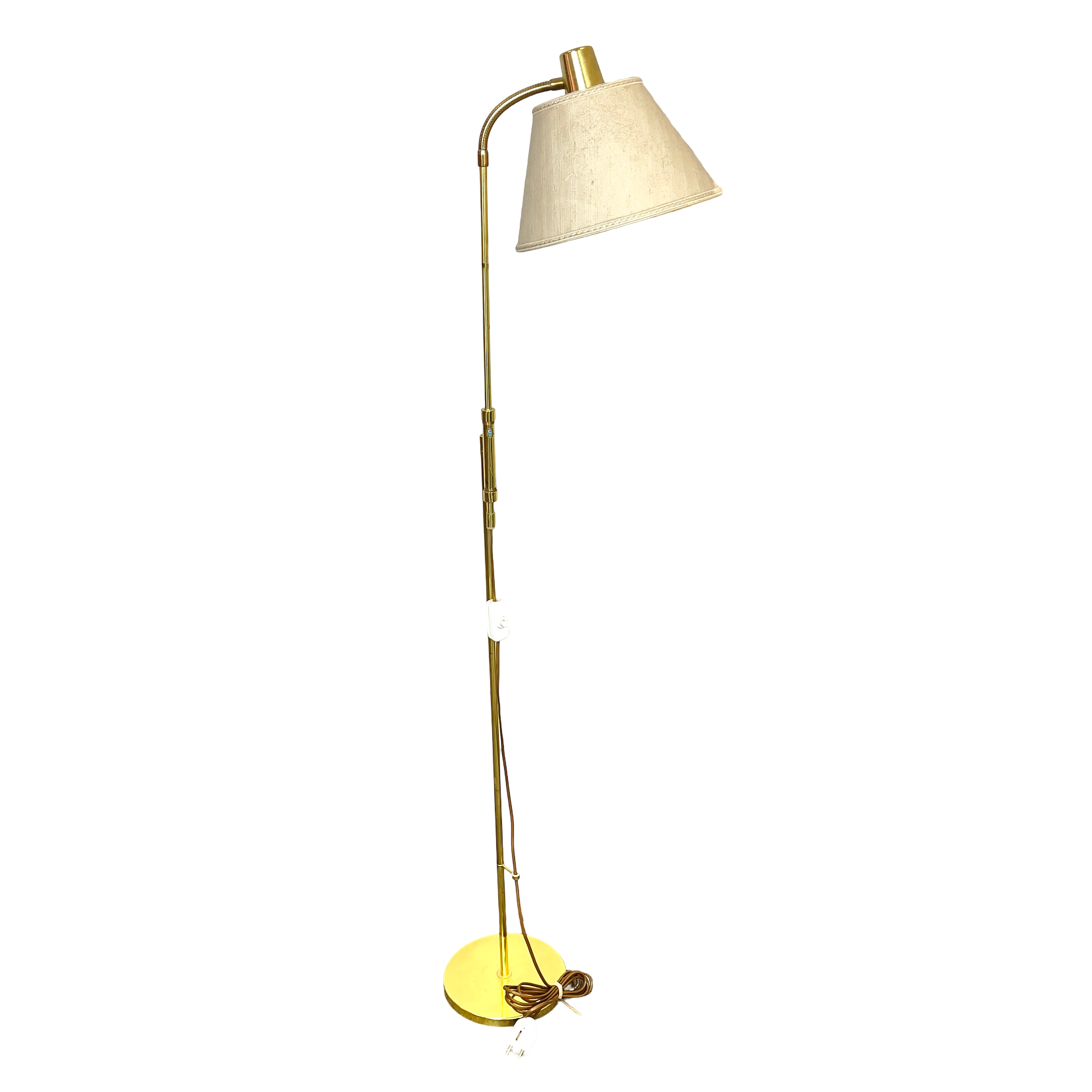 GOLVLAMPA, mässing, höj- och sänkbar.