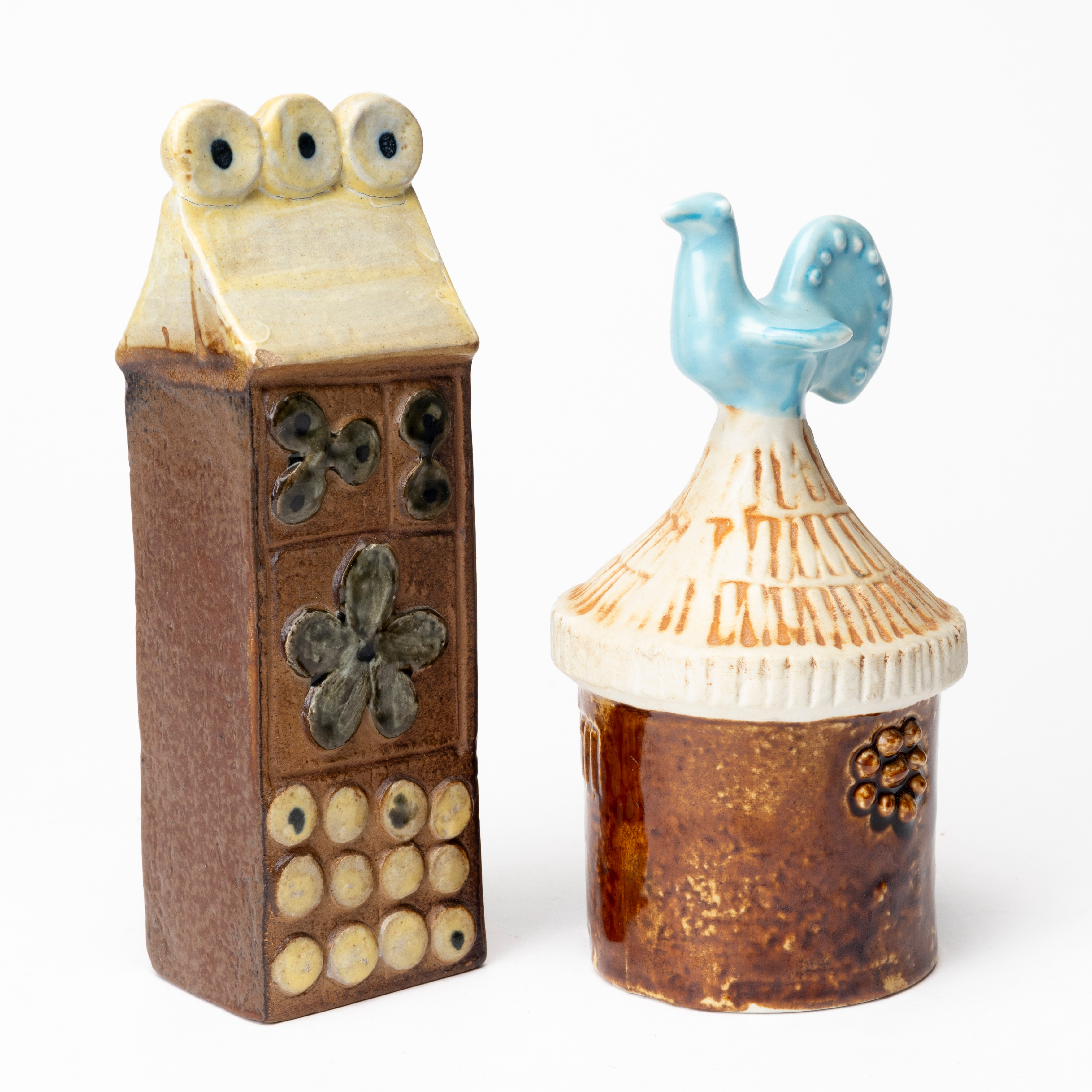 BERTIL VALLIEN. Skulpturer, stengods, Hus, 2 st, ur serien "Bagdad", formgiven 1960, Monogramsignerade, Gustavsberg.