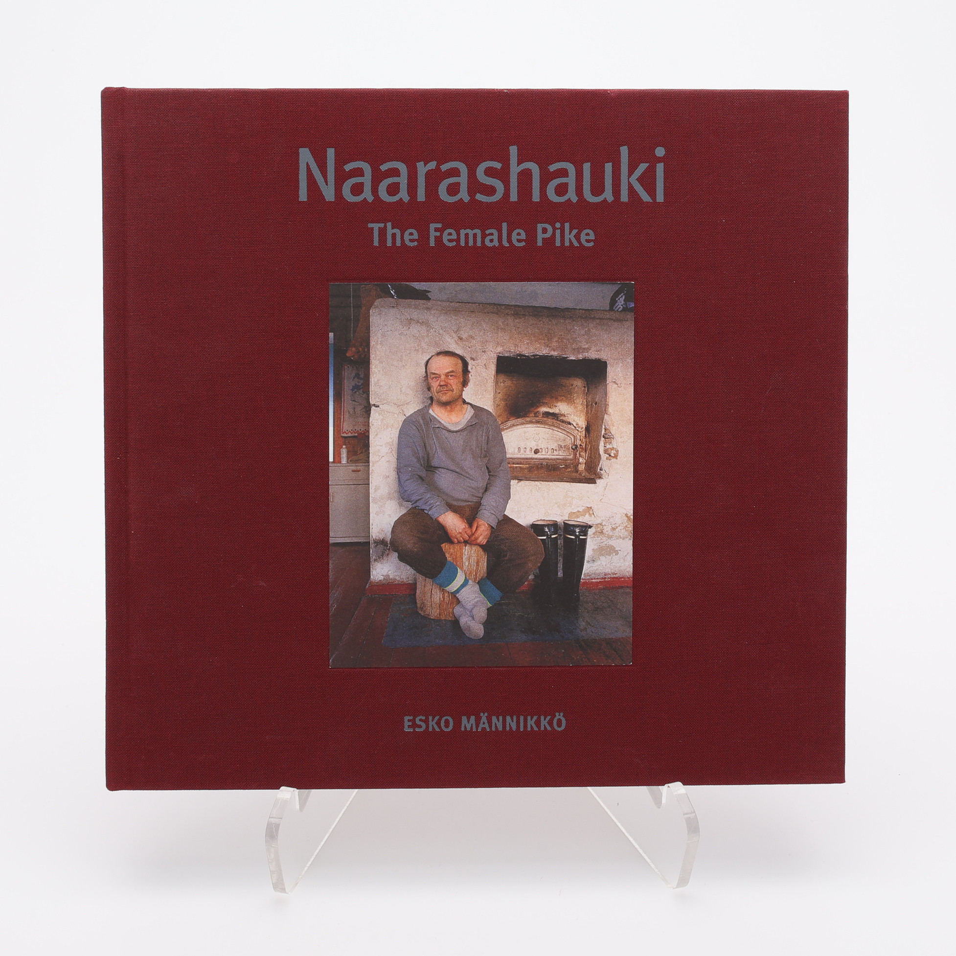 FOTO. DEN FINLÄNDSKE FOTOGRAFEN ESKO MÄNNIKKÖS "NAARASHAUKI: THE FEMALE PIKE", 2008.