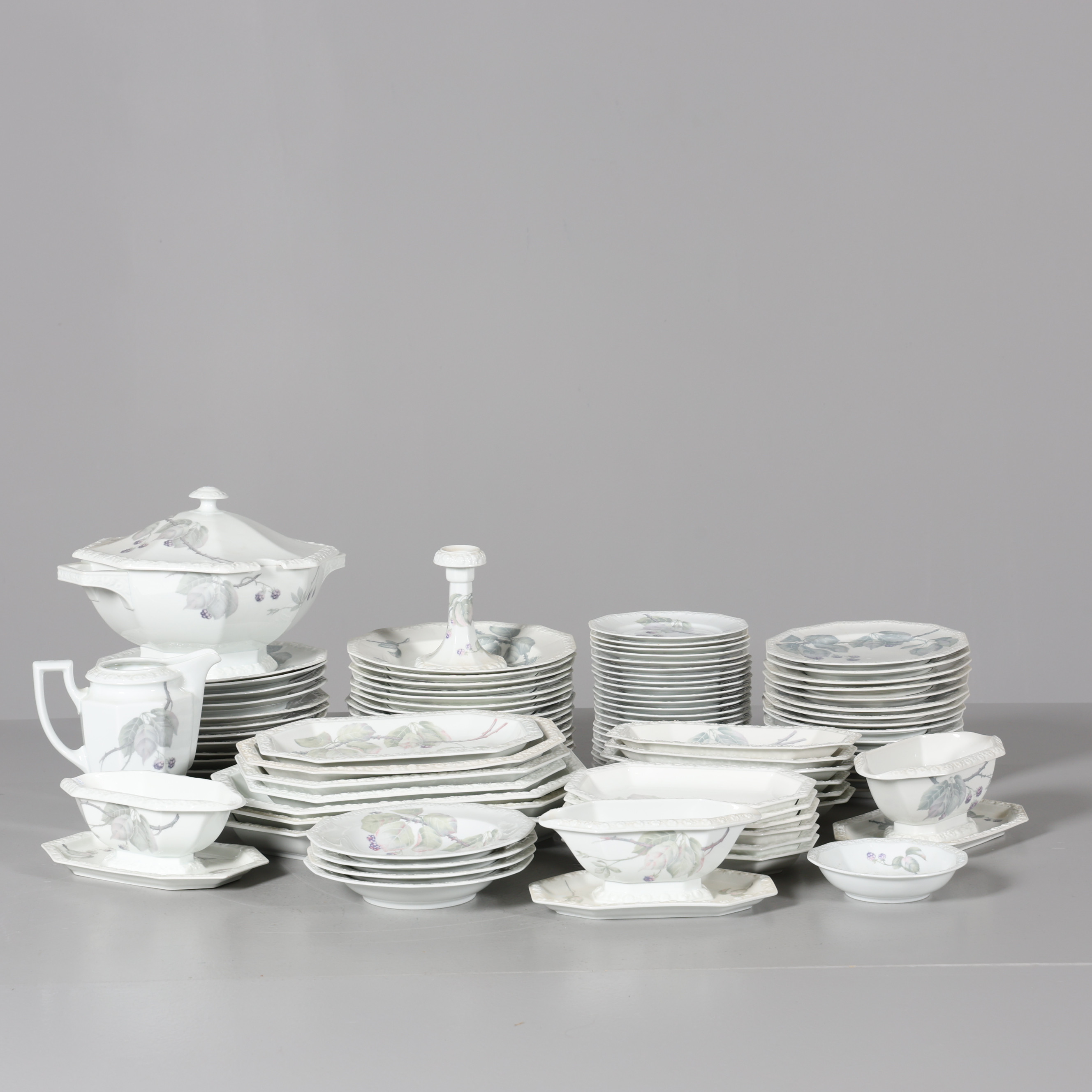 MATSERVIS, 95 delar. porslin, "Maria Björnbär", Rosenthal.
