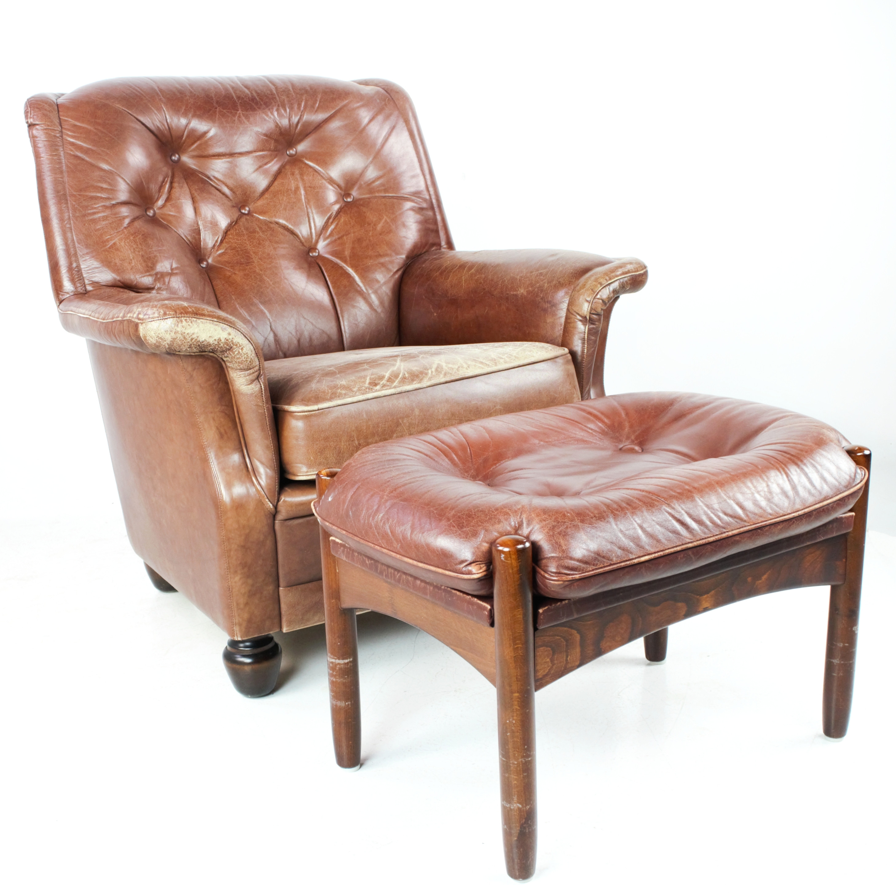 FÅTÖLJ med FOTPALL, brunt skinn, G-Möbel, nutida.