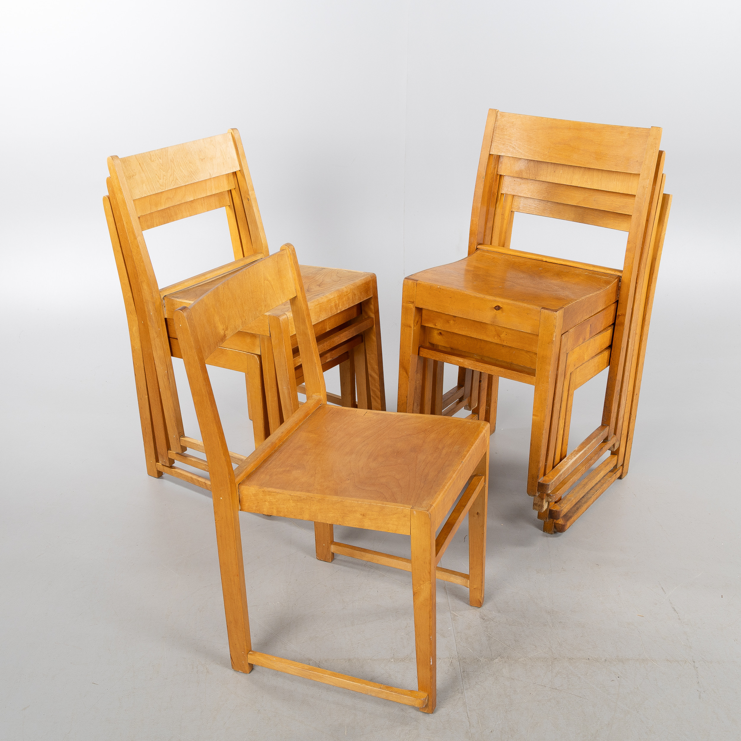 SVEN MARKELIUS. "Orkesterstolen", 8 stycken, formgivna 1930.