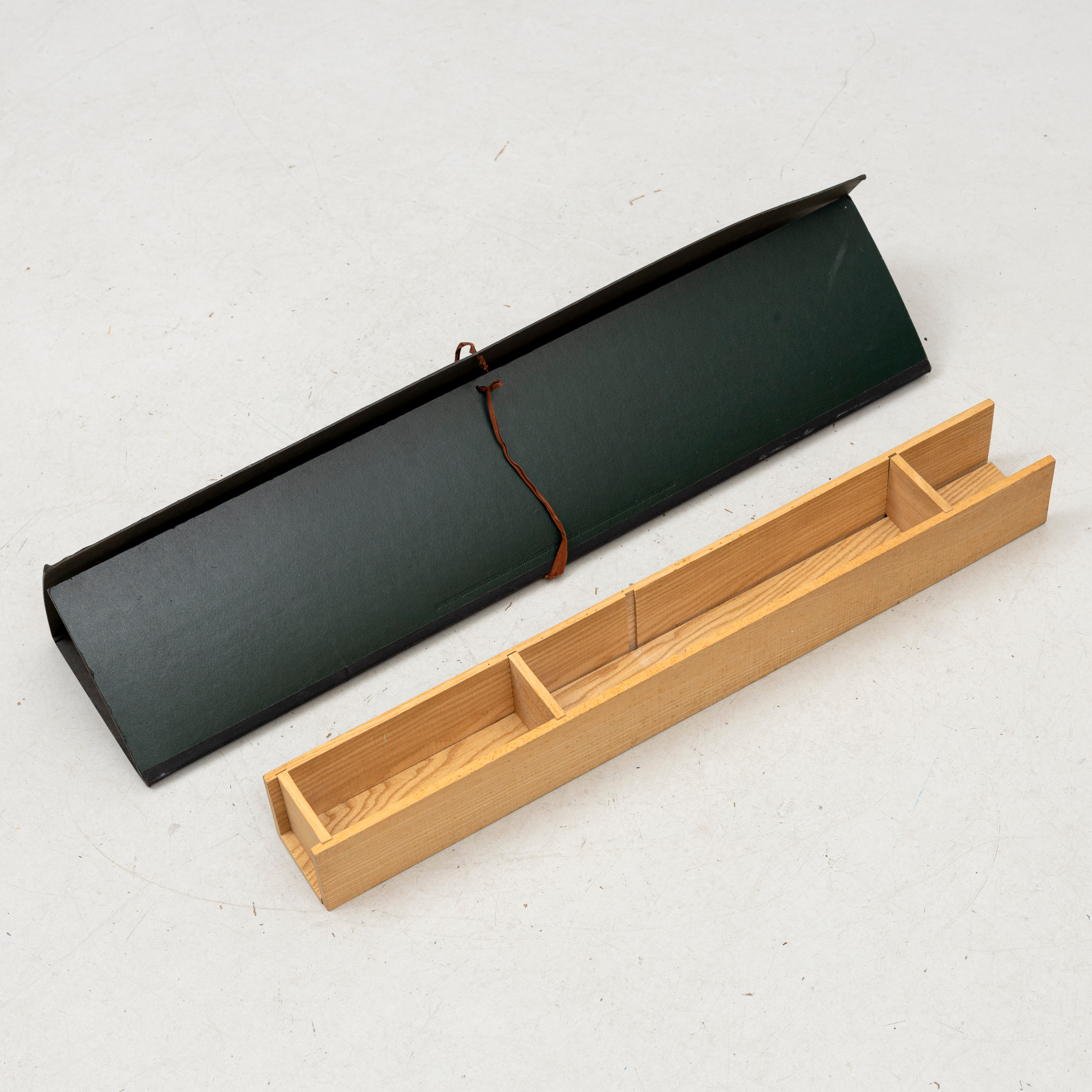 JONAS BOHLIN. Skåp, "Kabin", signerat och numrerad 121/200.
