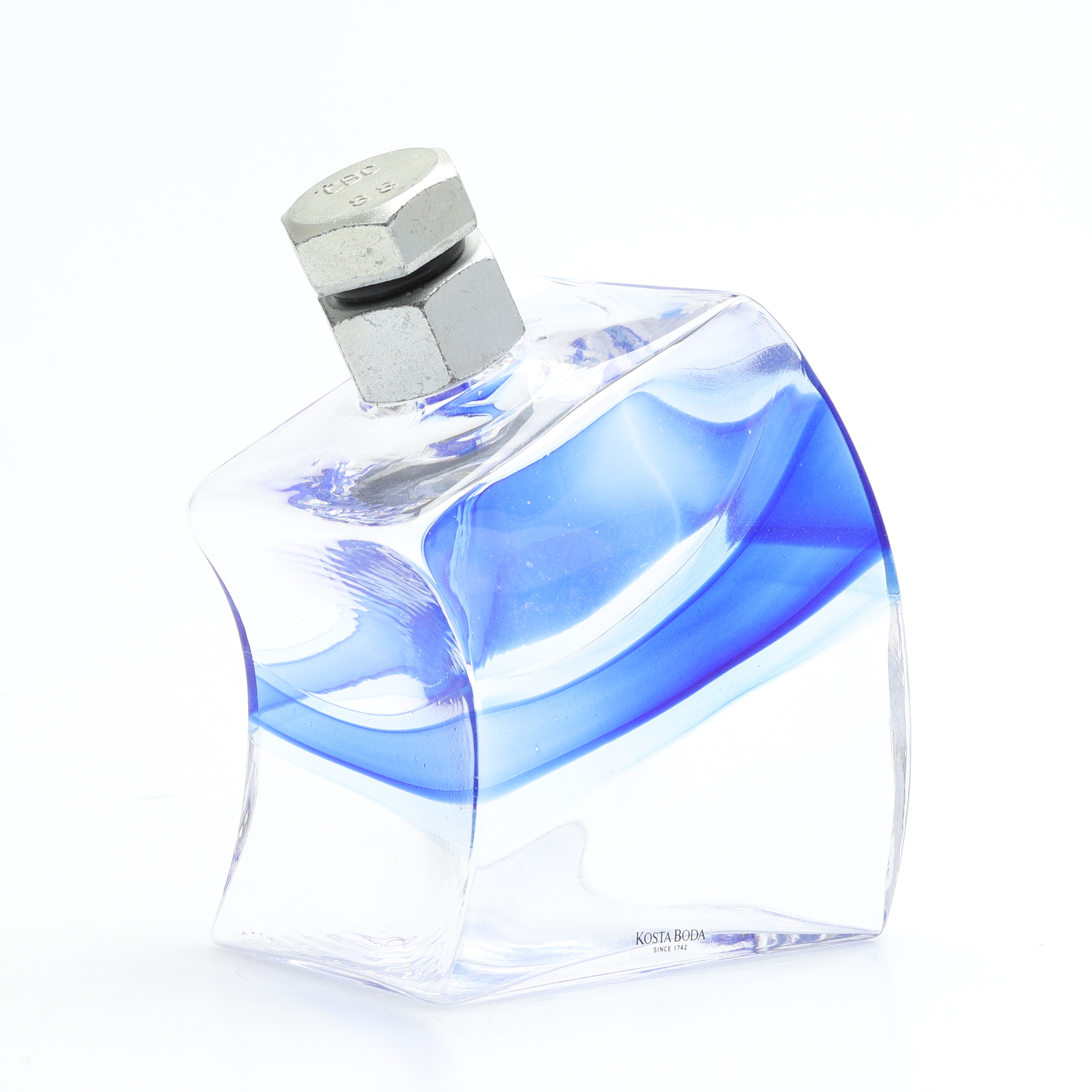 KJELL ENGMAN, karaff. "Macho" Kosta Boda. Signerad.