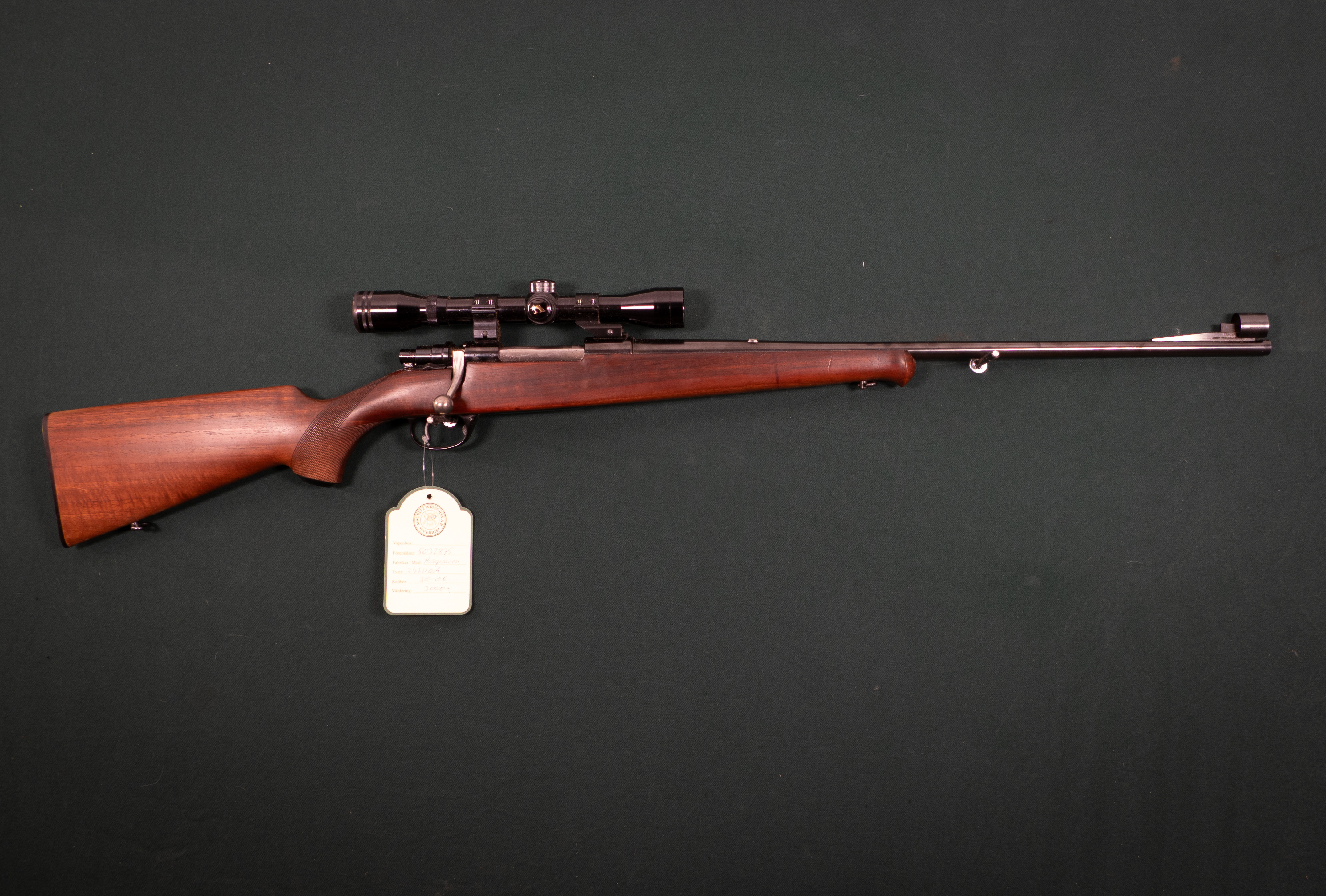 Husqvarna model 1600. kaliber 30-06. Tillv.nr. 242110A SE0281035.