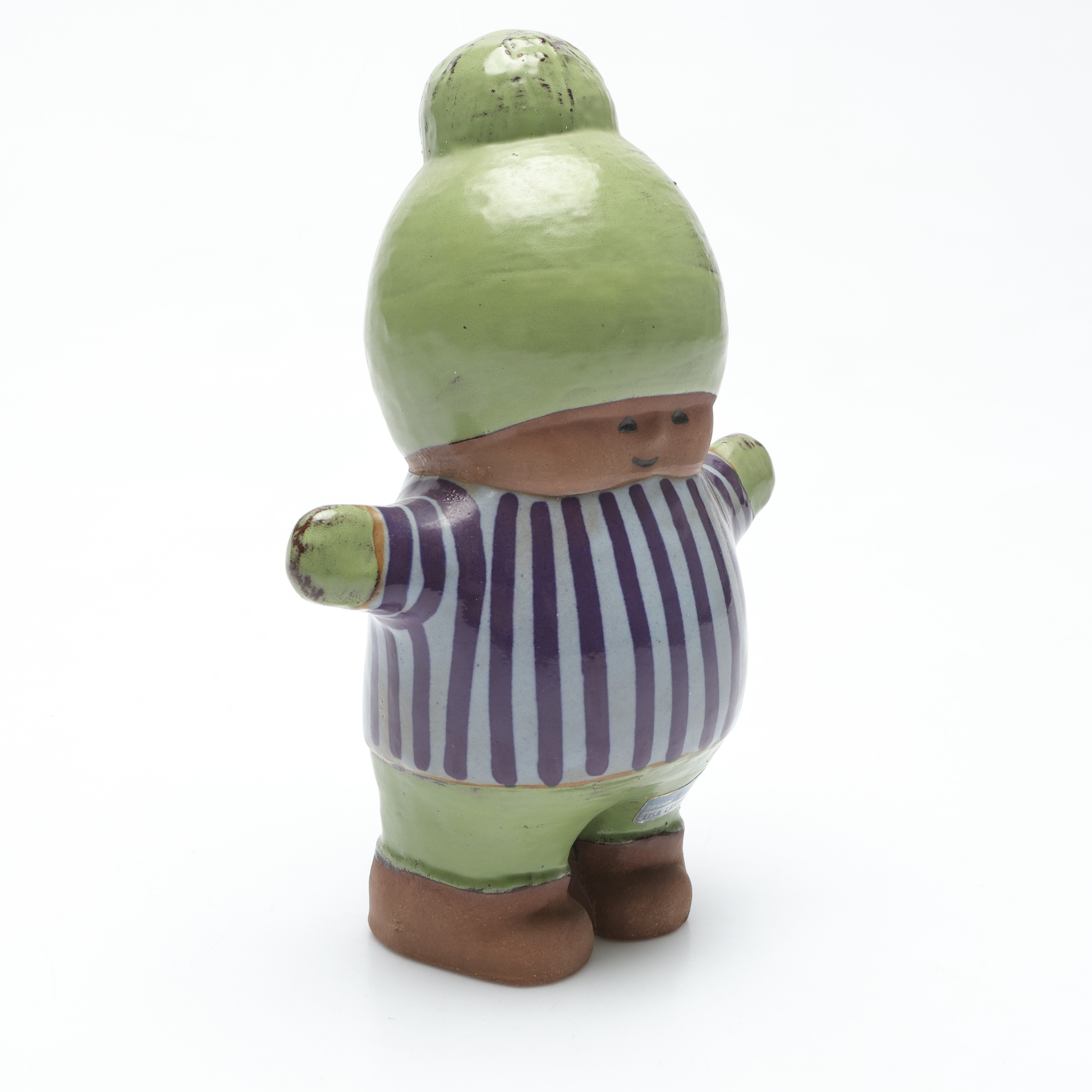 LISA LARSON. Figurin, "Kalle", glaserat stengods, undertill märkt, etikettmärkt, Gustavsberg.