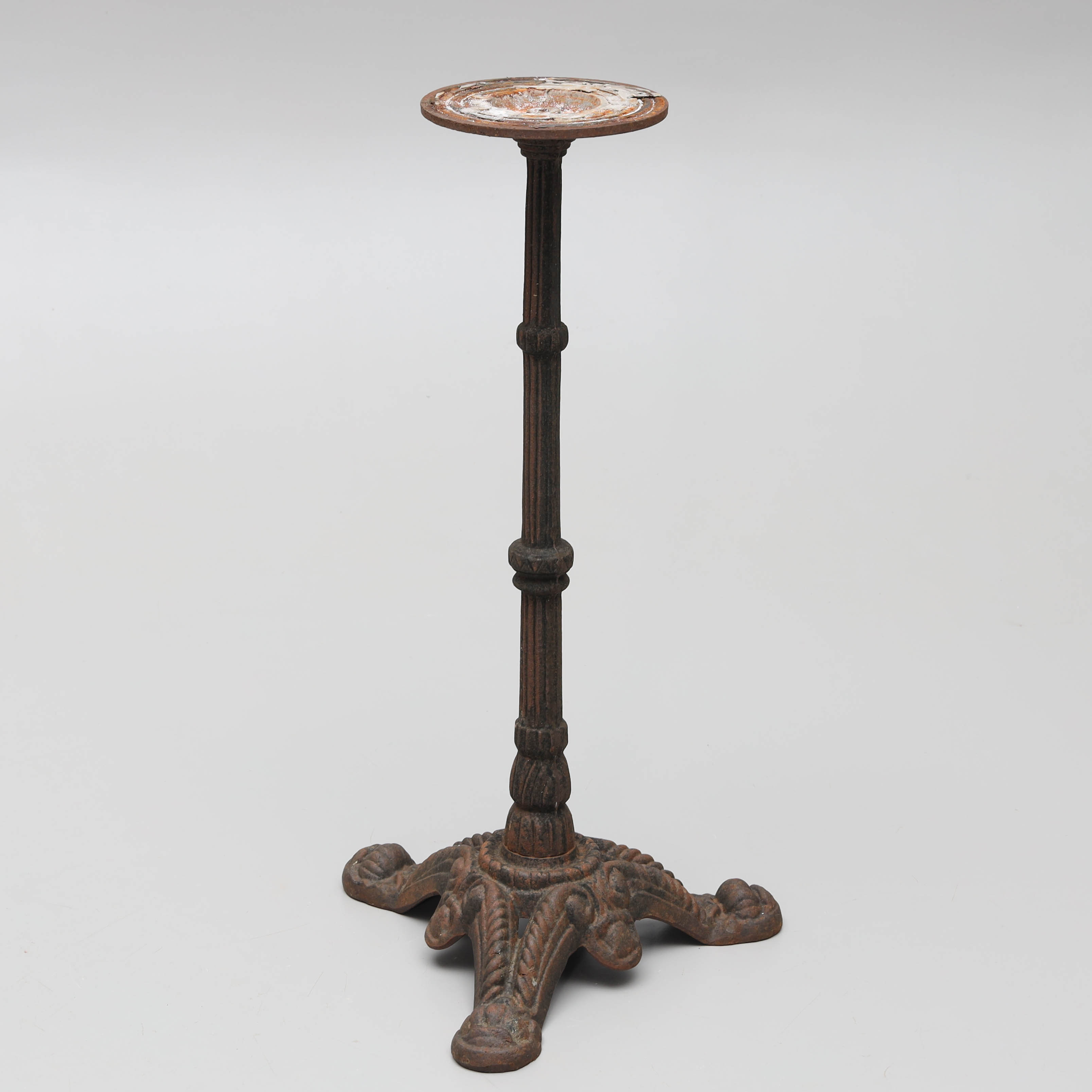 TRÄDGÅRDSBORDSUNDERREDE, gjutjärn, 1900-tal.