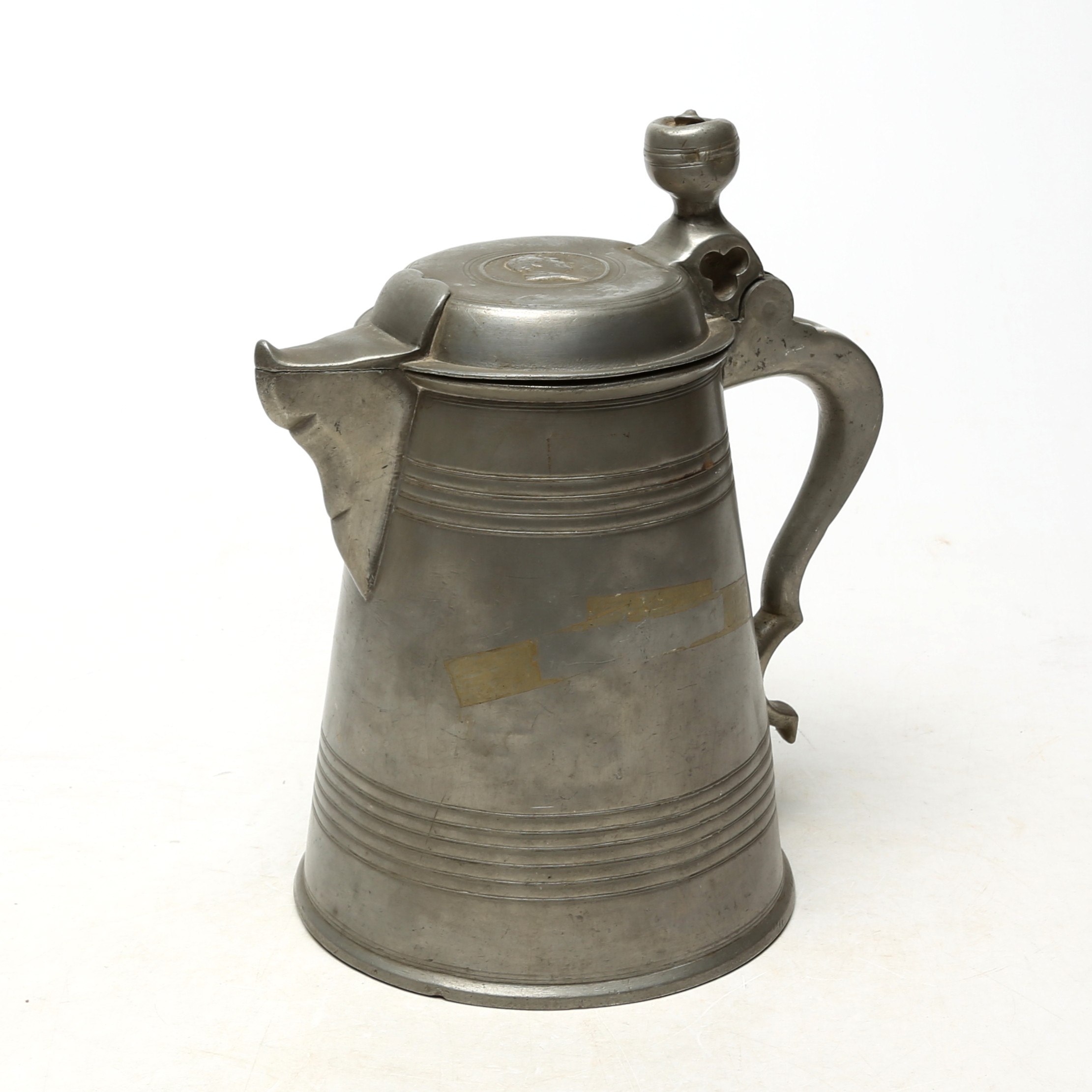 GÄSTABUDSSTÅNKA, tenn, Carl XIV Johan, otydliga stämplar invändigt, 1800-tal.