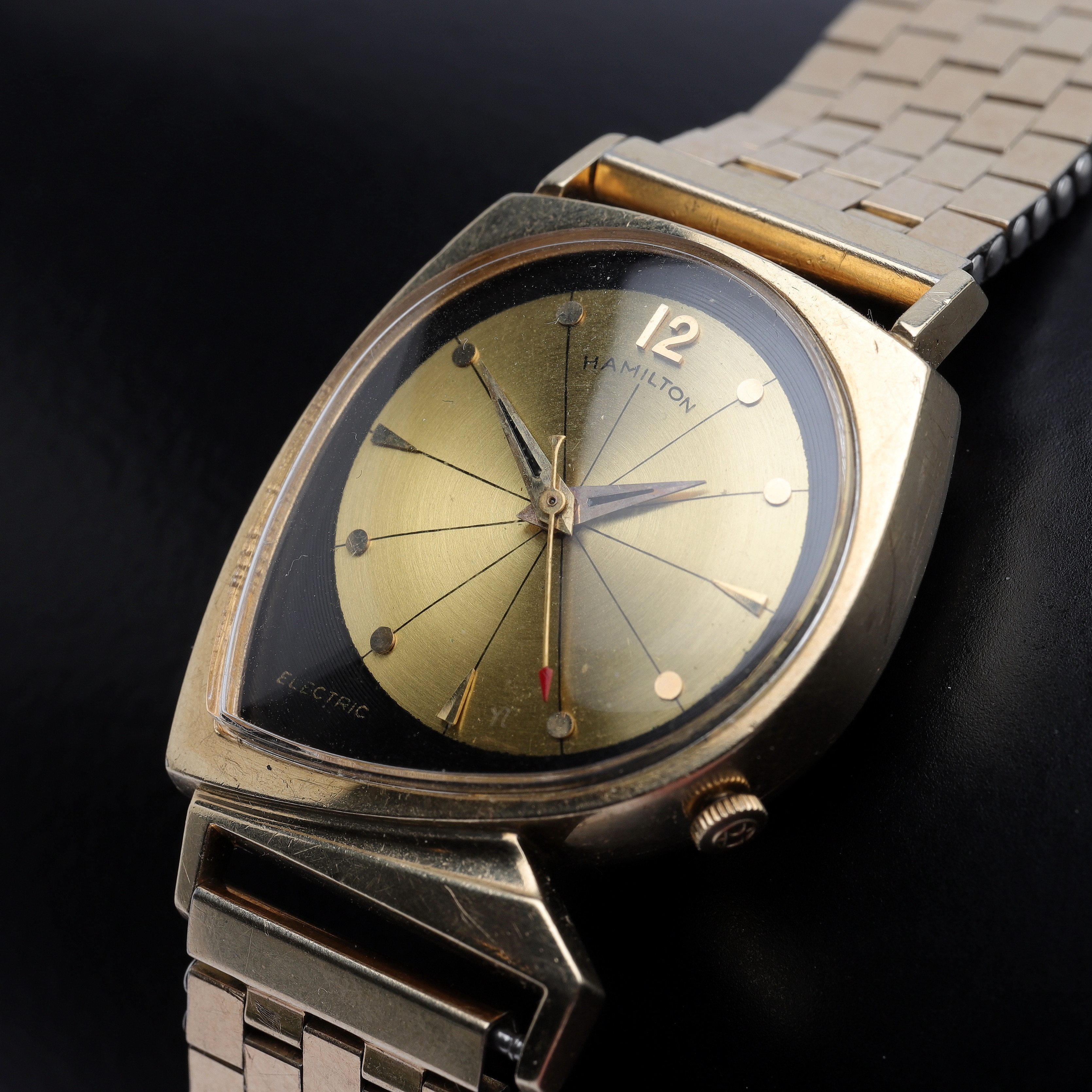 RICHARD ARBIB. Hamilton Electric "Meteor", armbandsur, guld på stål, USA, 1960-/61.