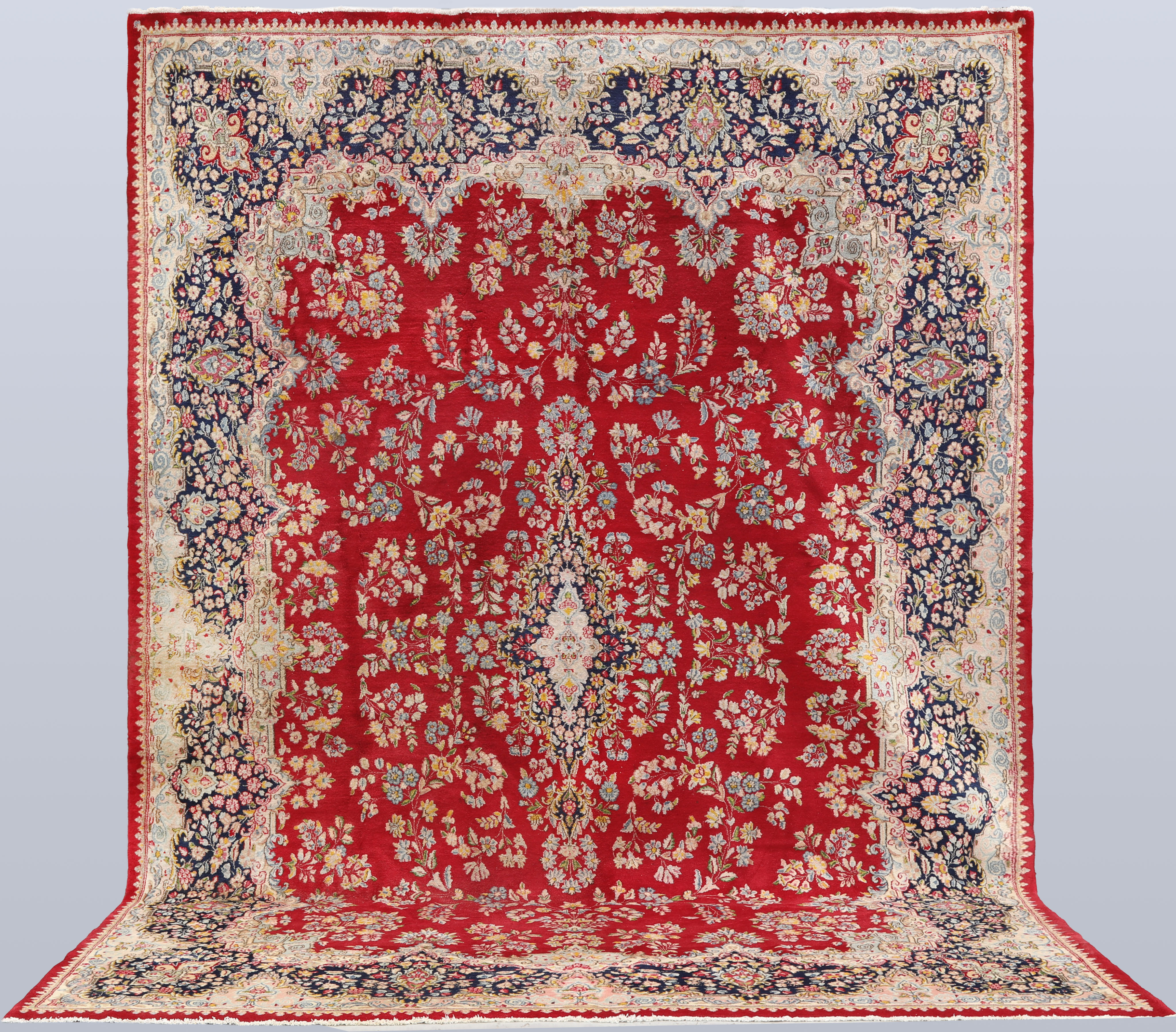 MATTA. Äldre Kirman Lavar, 390 x 275 cm.