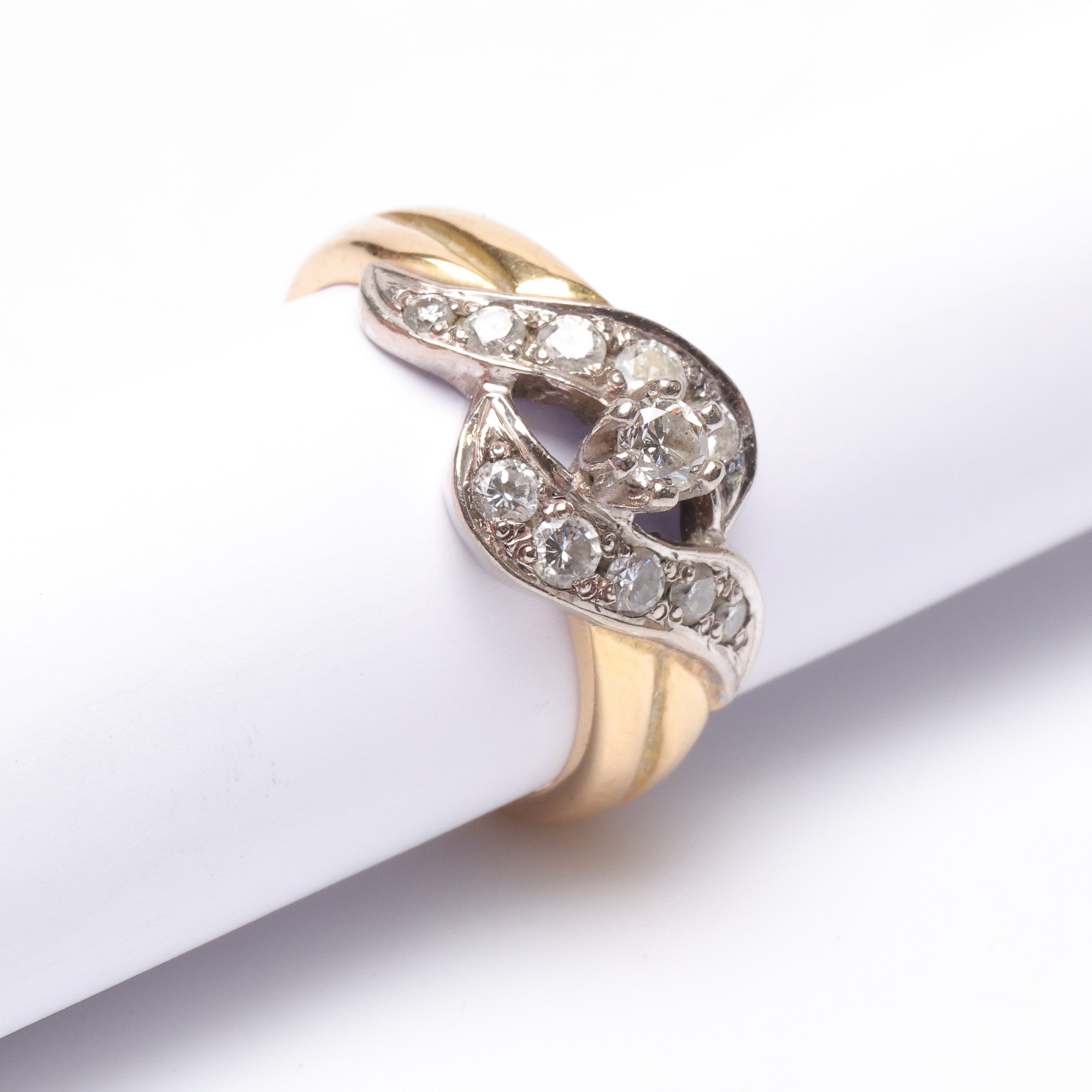 RING, 18k guld med diamanter, Guld & Silversmide Gunnar Nilsson, enligt gravyr 0,86 ct. Vikt ca 12 gram.