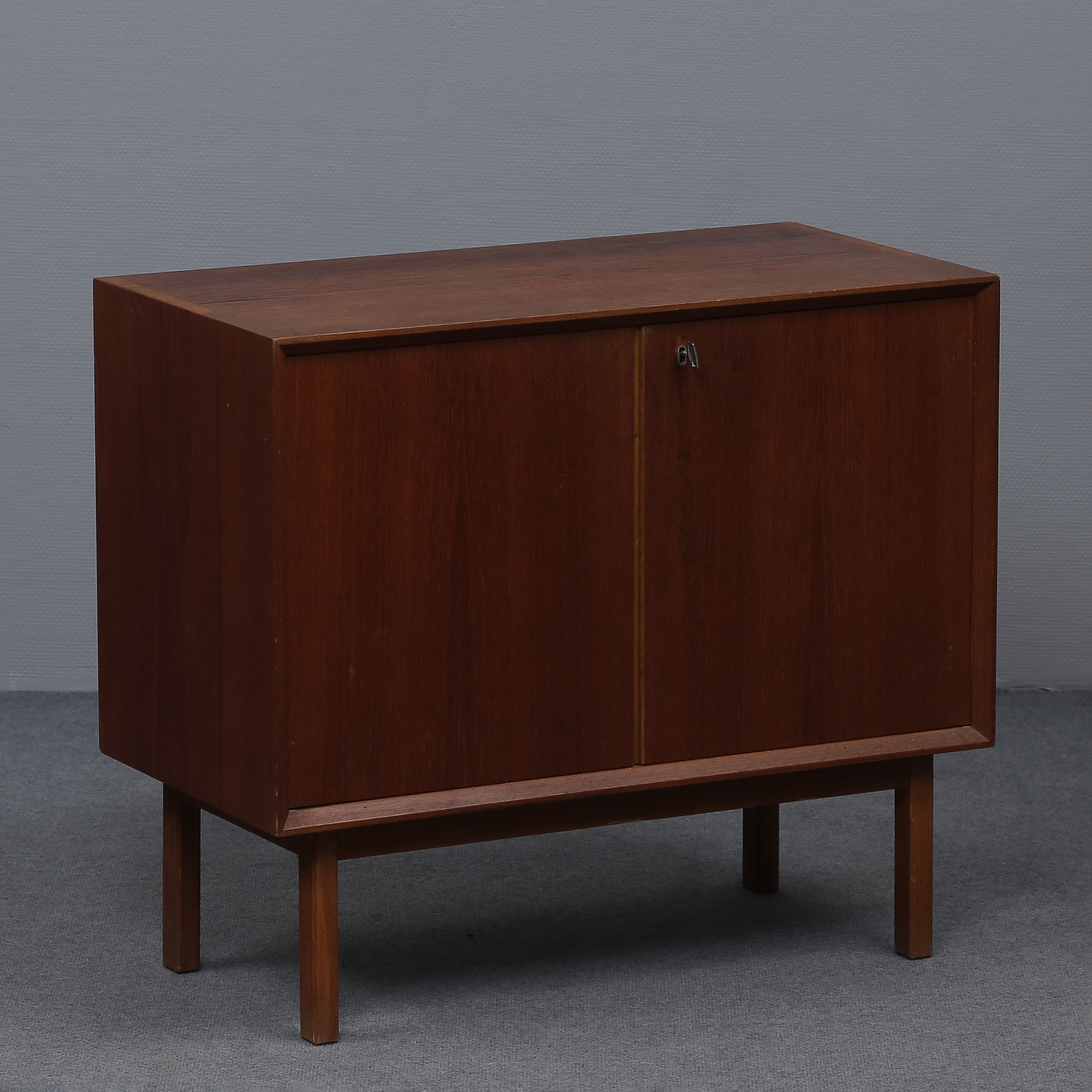 SKÅP, TEAK, 2-DÖRRAR, 1950/1960-TAL.