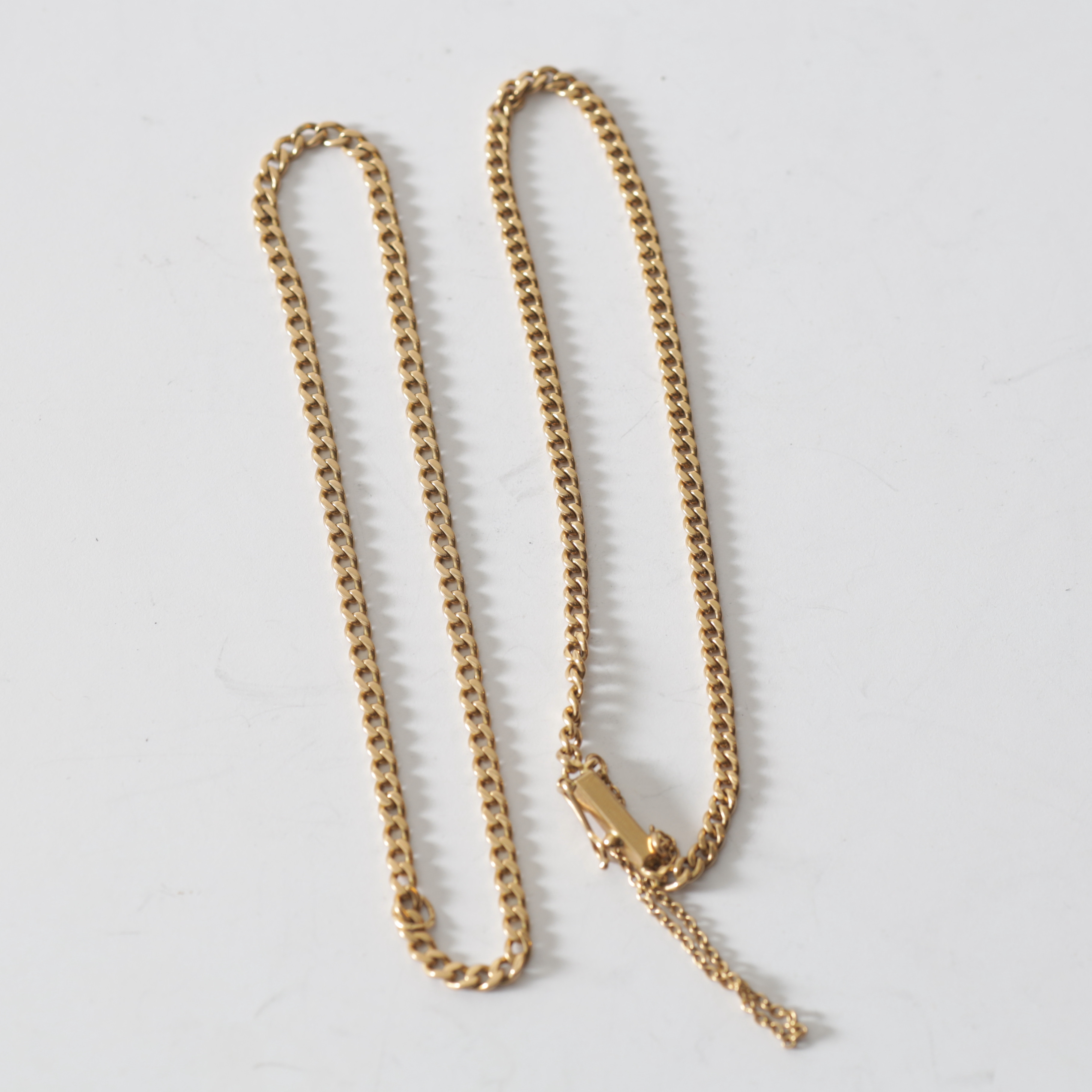 ARMBAND, 18K guld, 2 st, pansarlänk. Totalvikt ca 9,9 gram.