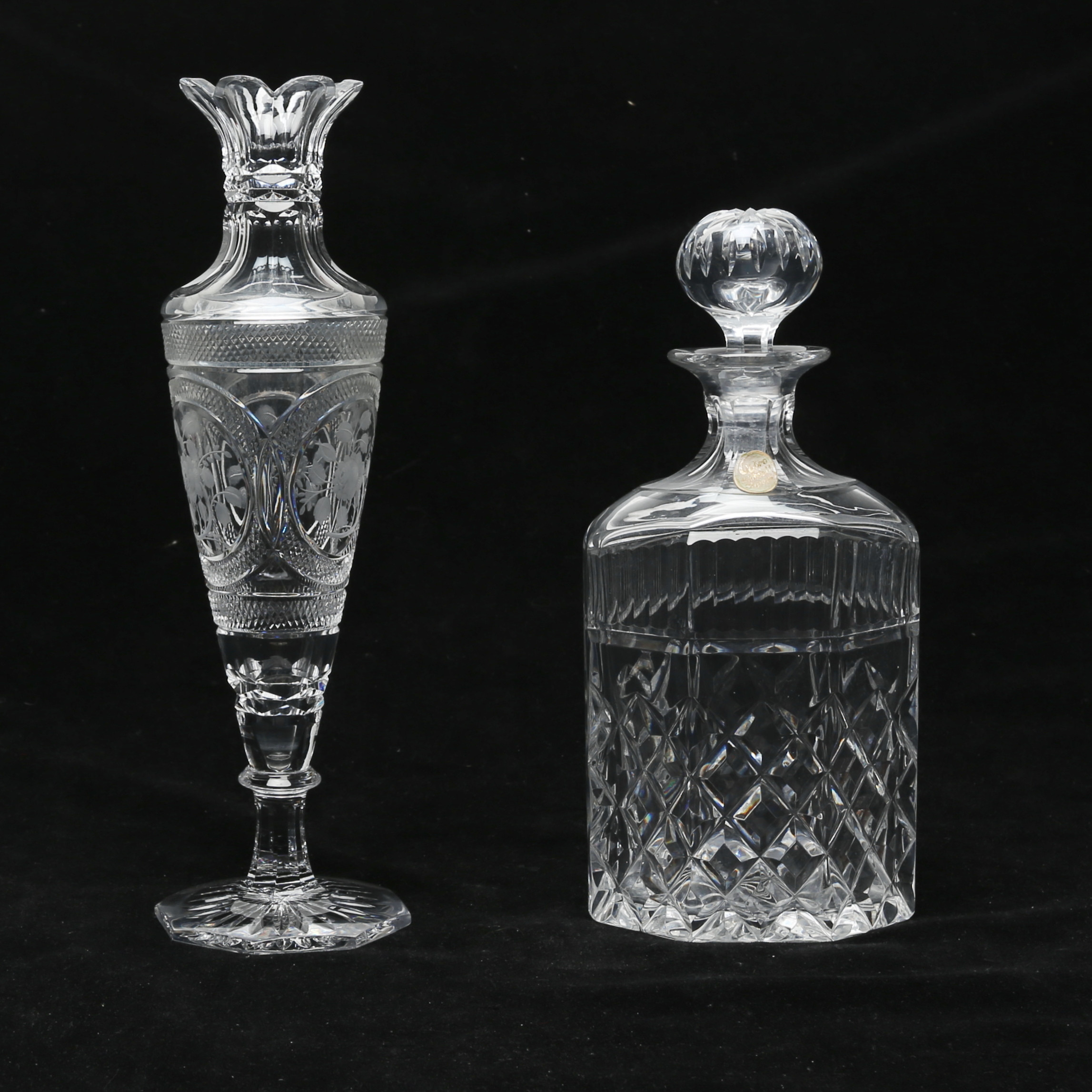KARAFF och VAS, glas, bland annat med etikett Nybro Kristallsliperi.