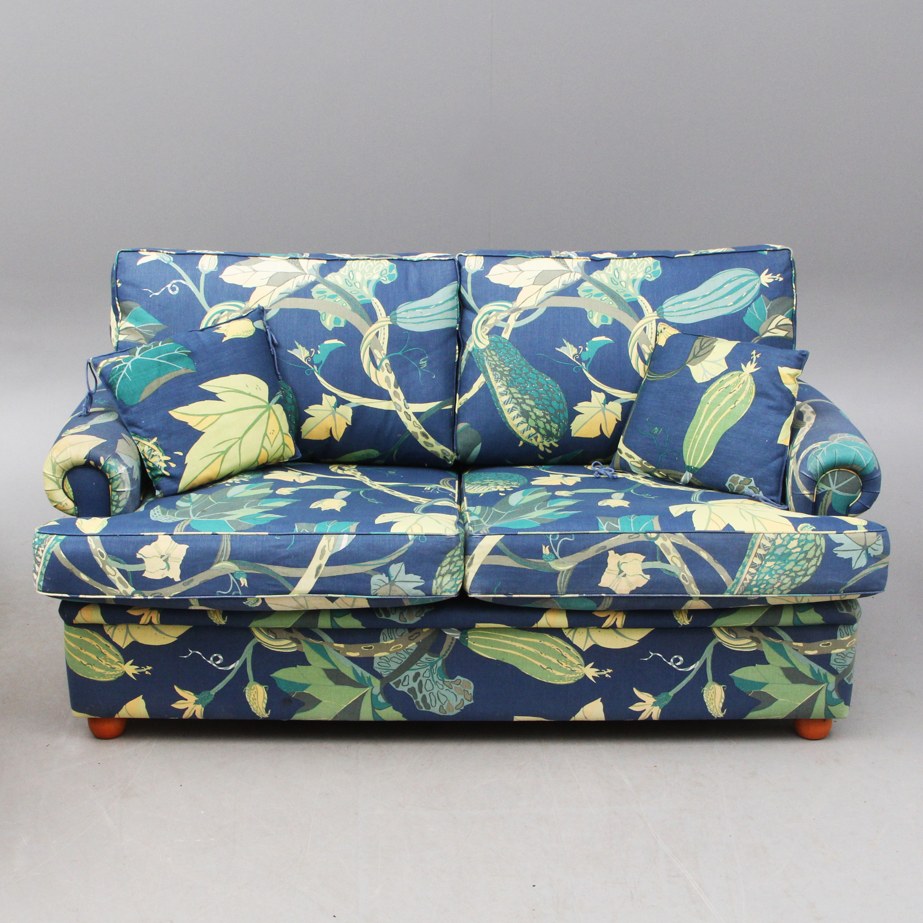 SOFFA, mönstrad textil.