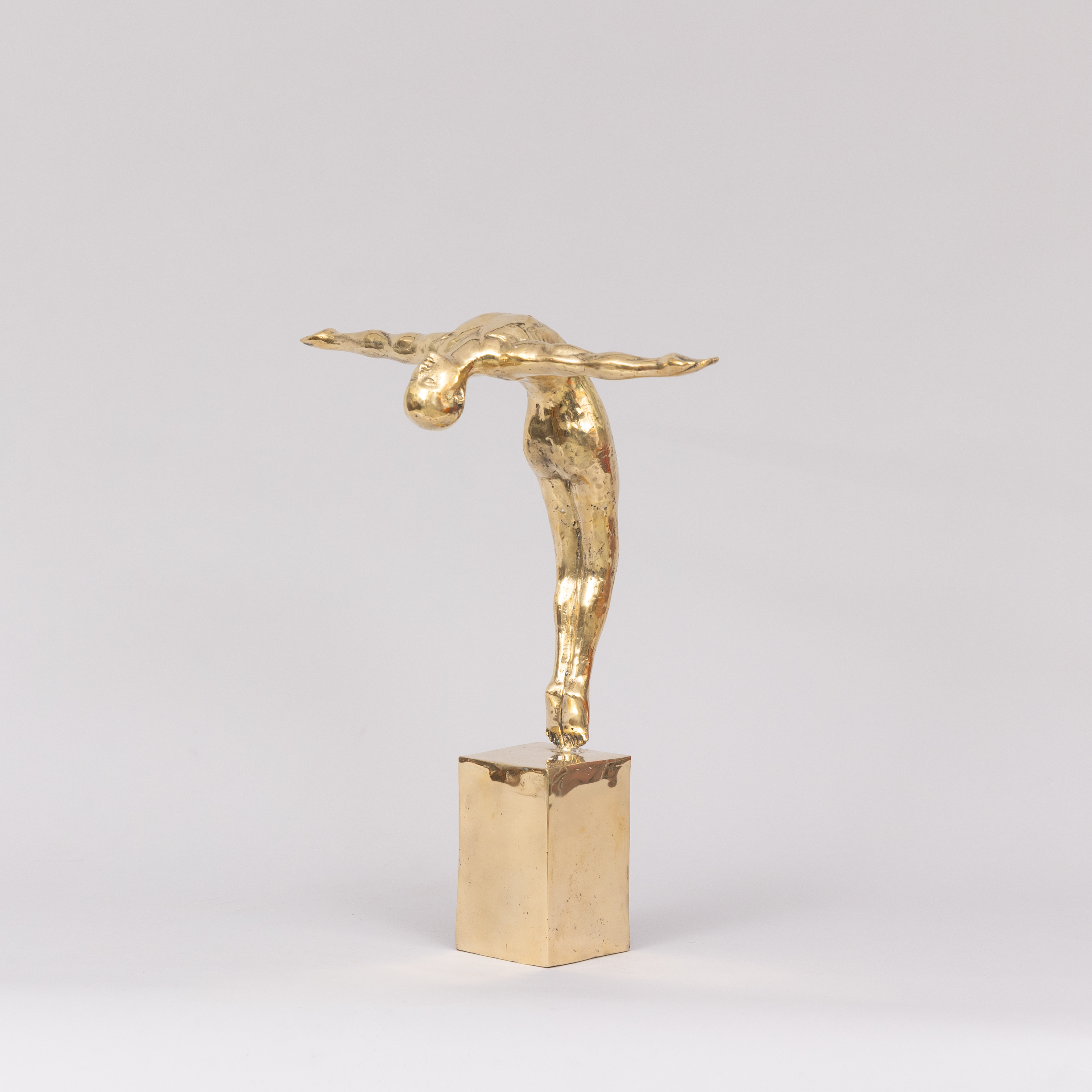 SKULPTUR, Simhoppare, guldpatinerad brons, Art People Gallery, Sweden, stämplad A P G.