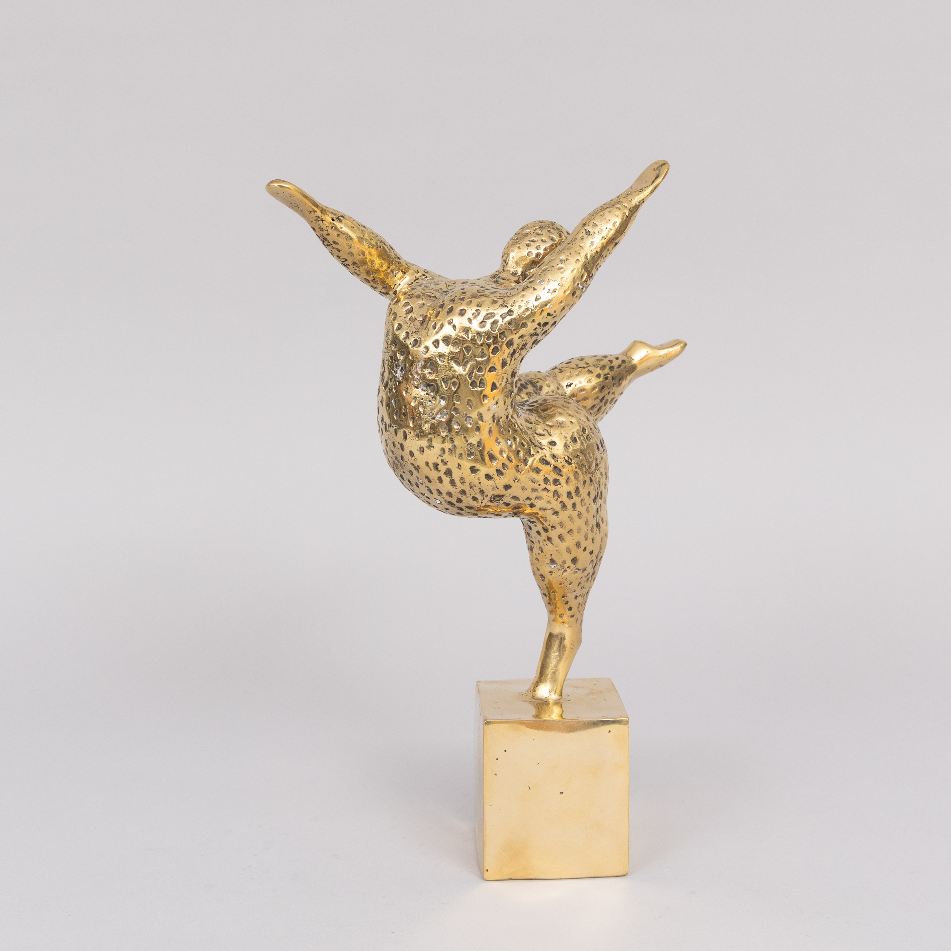 SKULPTUR, ballerina, guldpatinerad brons, Art People Gallery Sweden, stämplad APG.