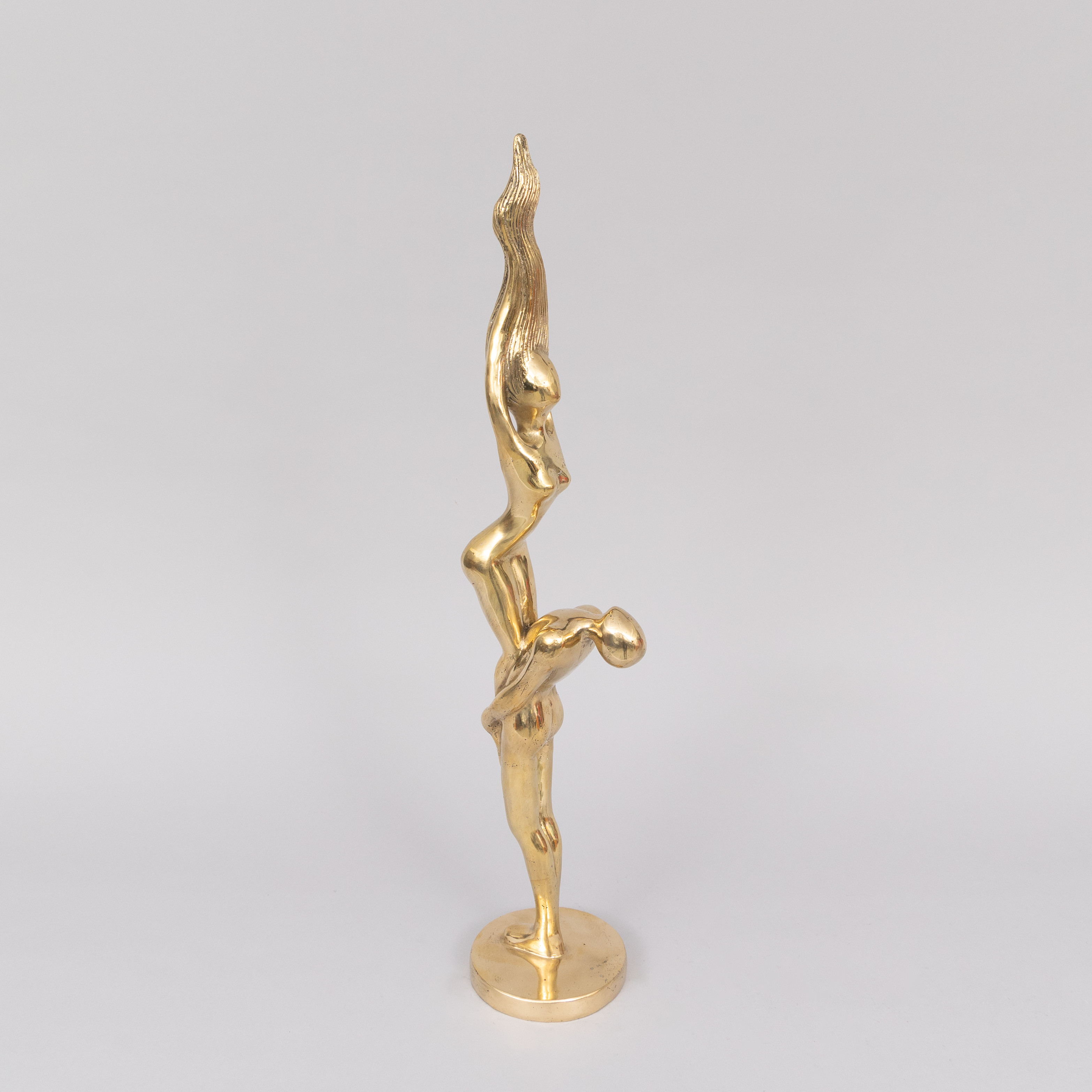 SKULPTUR, "Dirty Dancing", guldpatinerad brons, stämplad Art People Gallery Sweden, stämplad A P G.