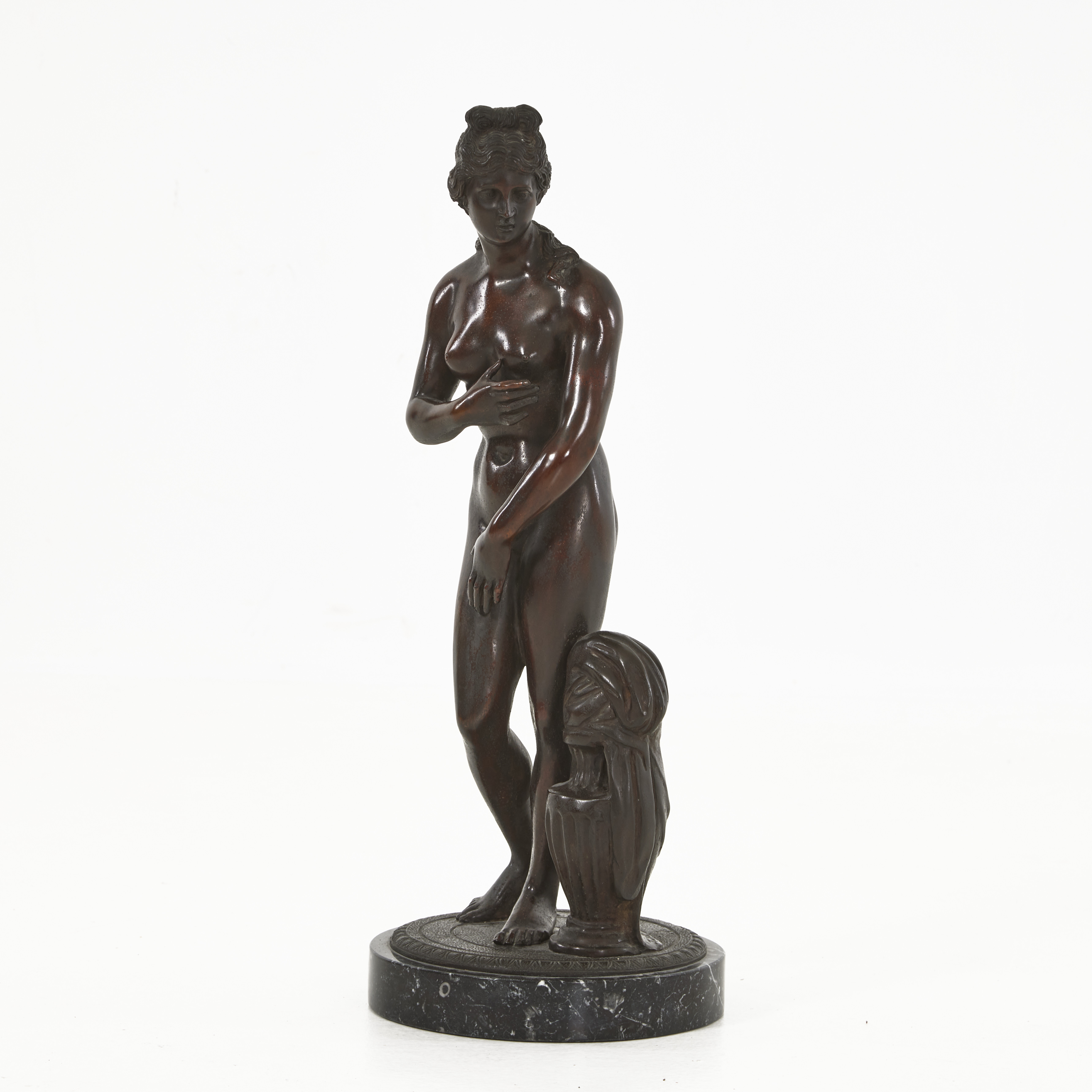 FERDINANDO DE LUCA, 1800 / 1900-tal, Venus, brunpatinerad brons, sockel av sten. Sifnerad F de Luca.