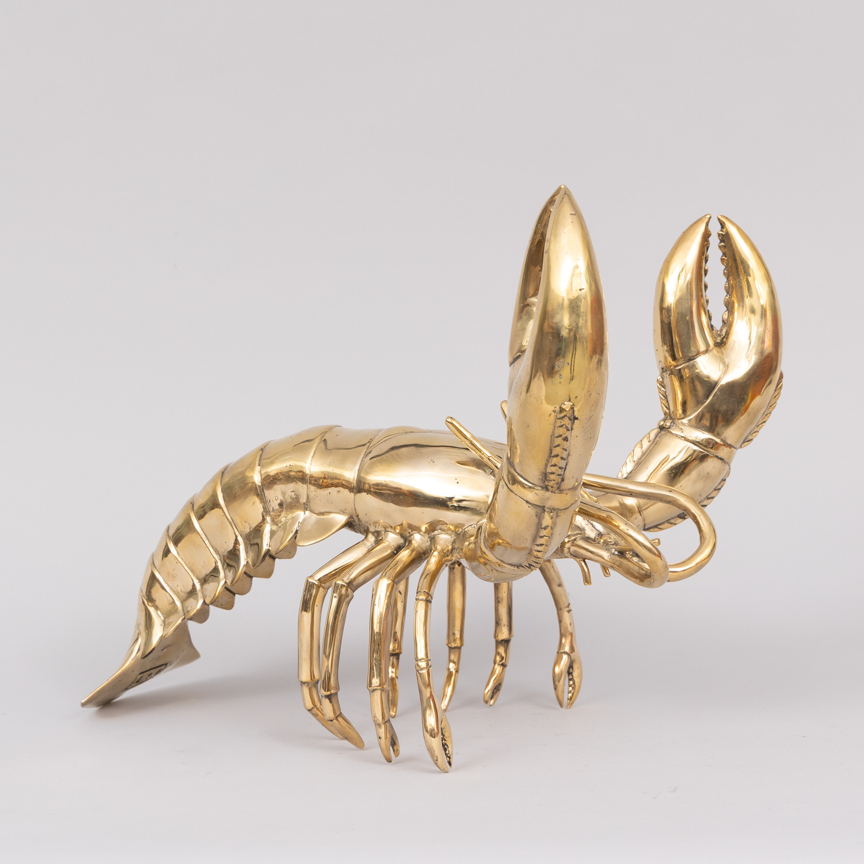 SKULPTUR, hummer, guldpatinerad brons, Art People Gallery, Sweden, stämplad A P G.