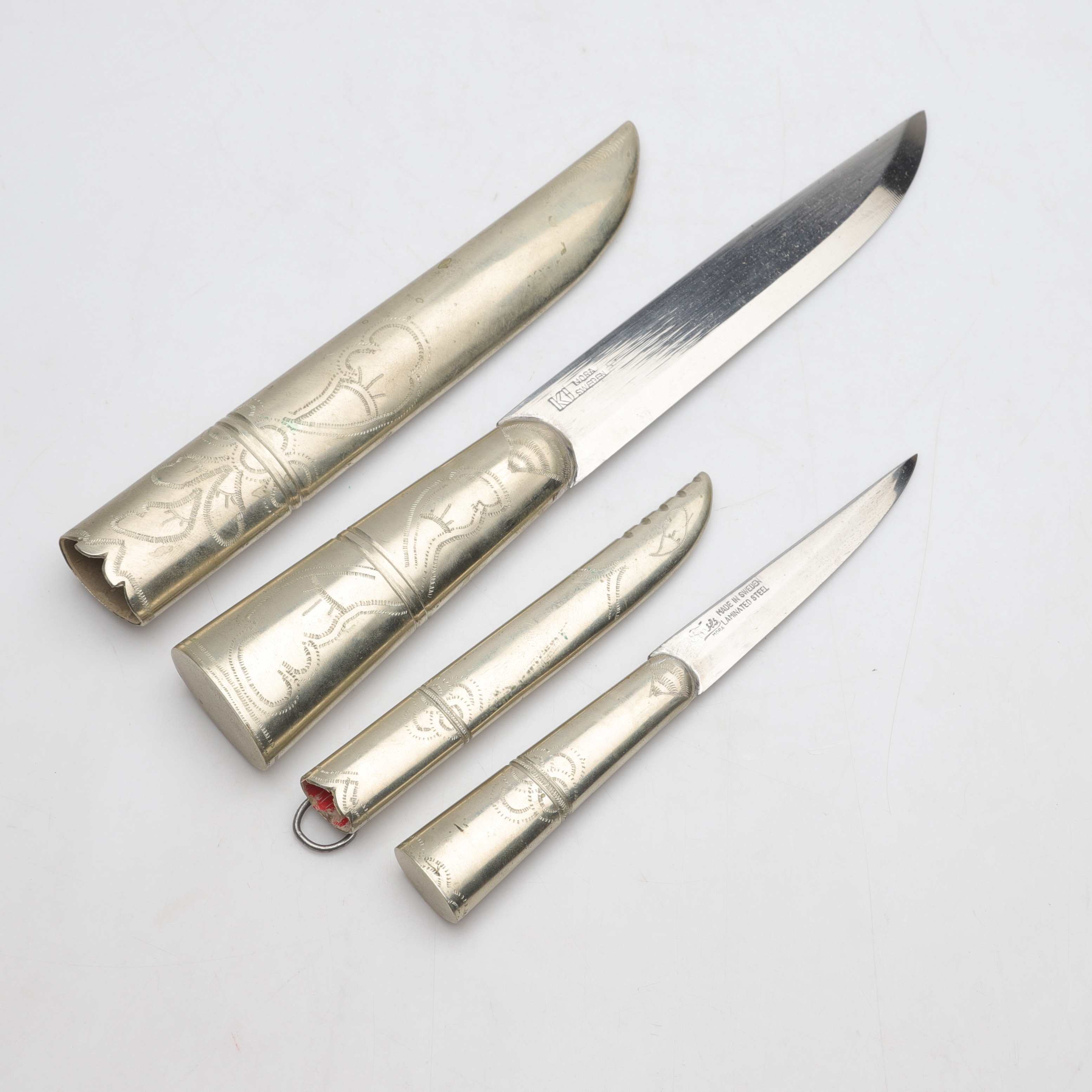 KNIVAR, 2 st, metall, Frosts/KJ, Mora, Sverige, 1900-tal.