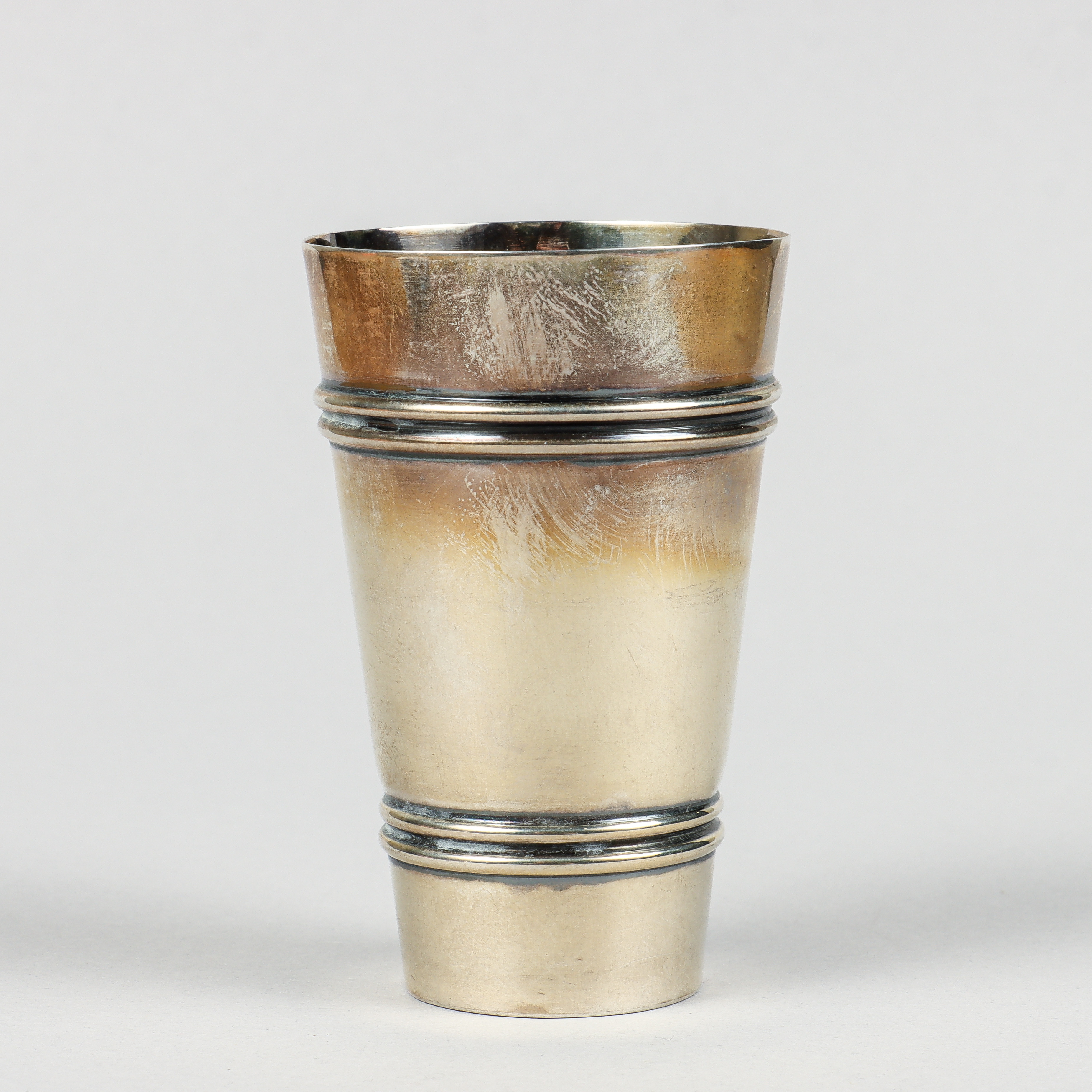 VODKAKOPP, silver, oidentifierad mästare "LJR", Lettland, 1900-talets första hälft.