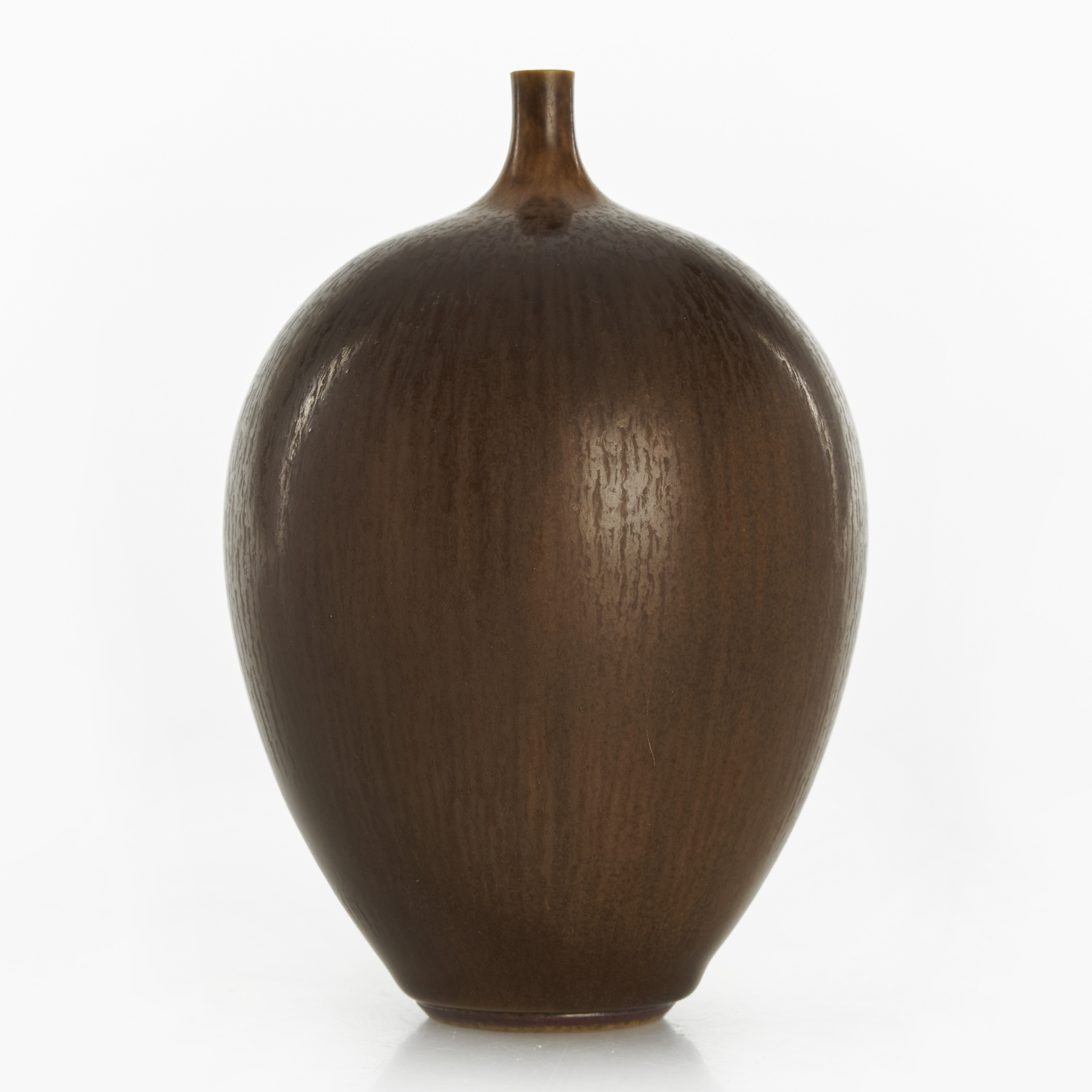 BERNDT FRIBERG (SVERIGE, 1899–1981). Vas, Gustavsbergs studio 1961, stengods, harpälsglasyr i brunt.