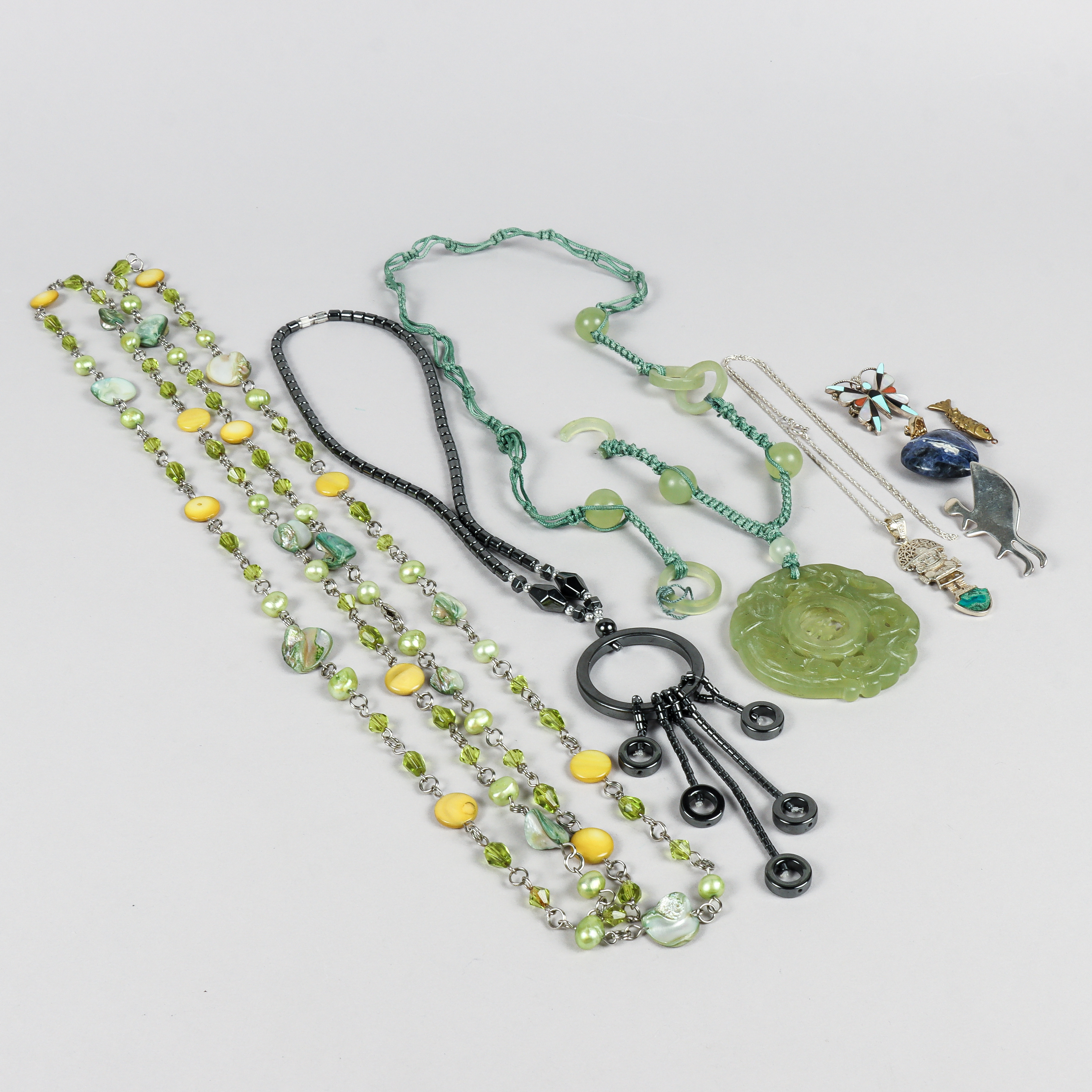 SMYCKEN, Collier med mera.