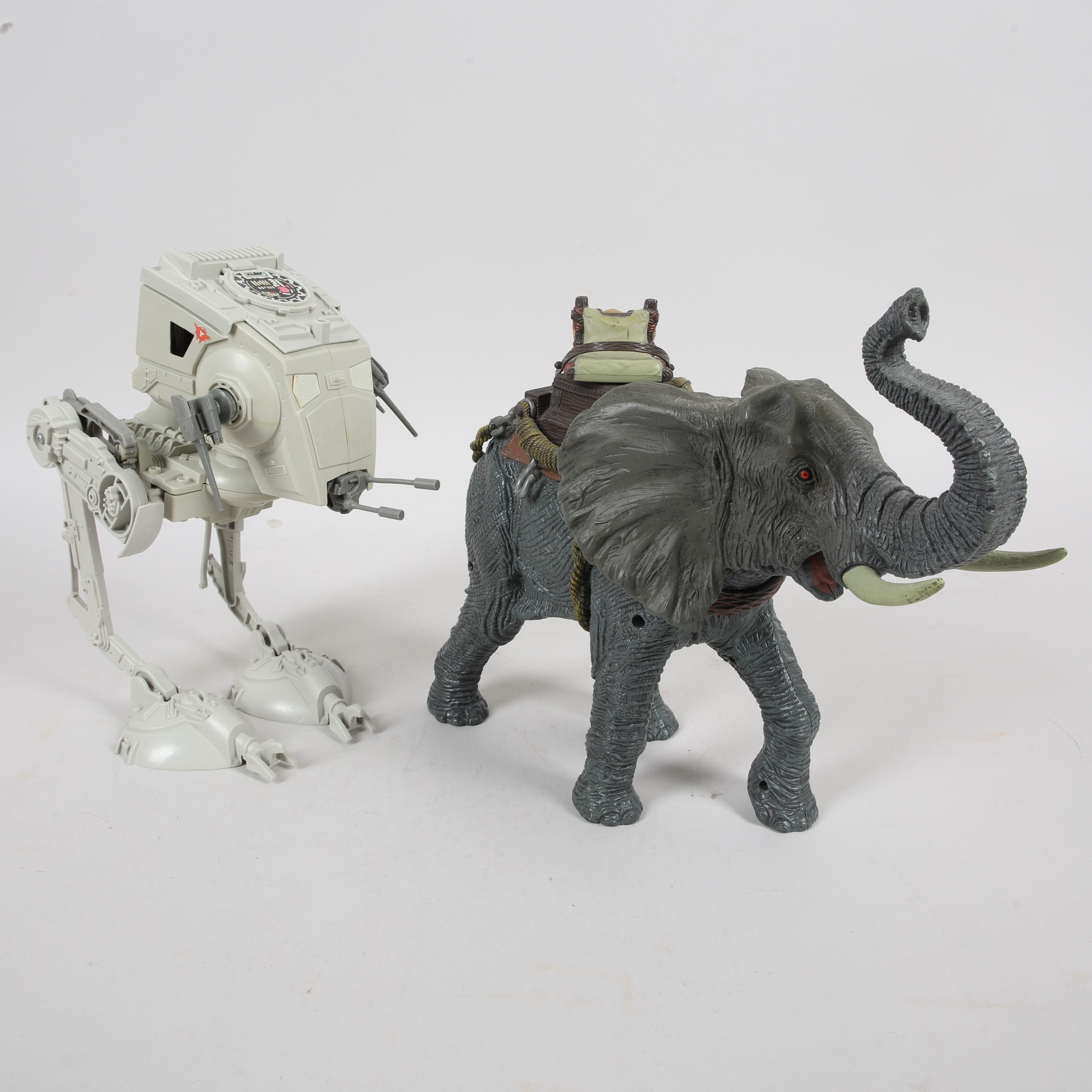 STAR WARS & ANIMAL PLANET, 2 st, plast, Scout Walker Vehicle "Miro Meccano" & Elefant, Jungle Adventure, Animal Planet, Chap Mei.