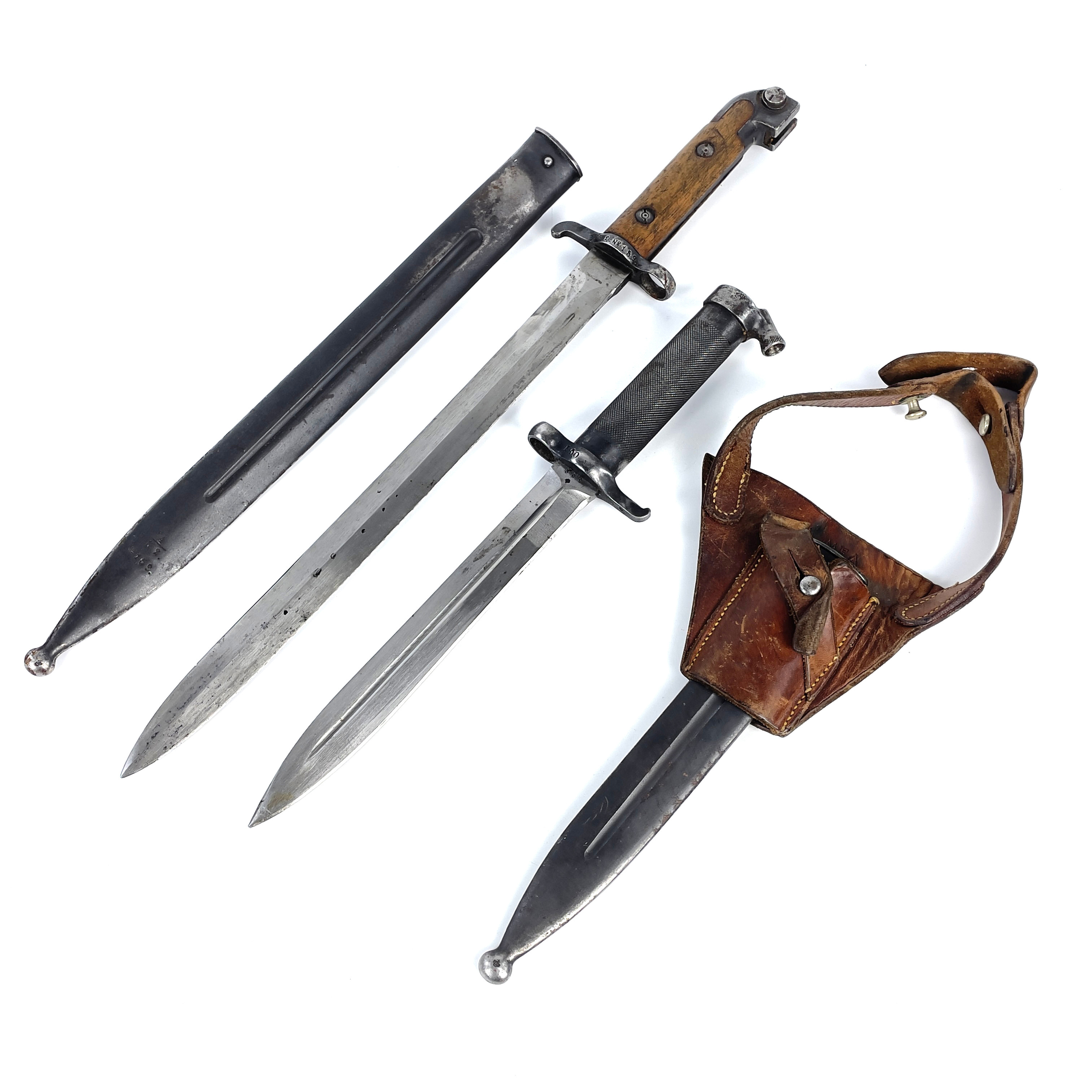 BAJONETTER, 2 st, bl.a. Mauser m/1896, Eskilstuna Jernmanufaktur AB, Sverige.