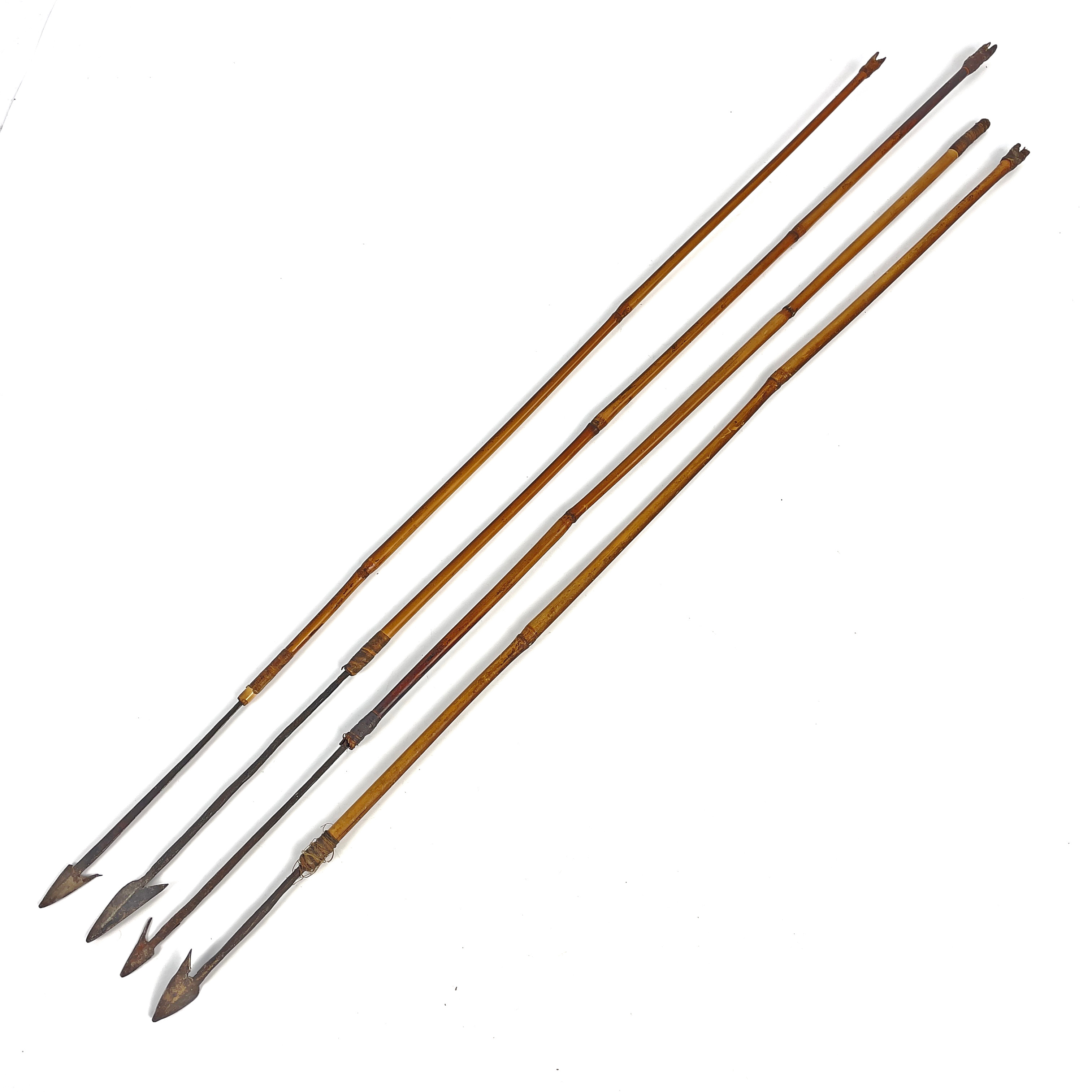PILAR, 4 st. Järn/bambu, troligen Afrika.