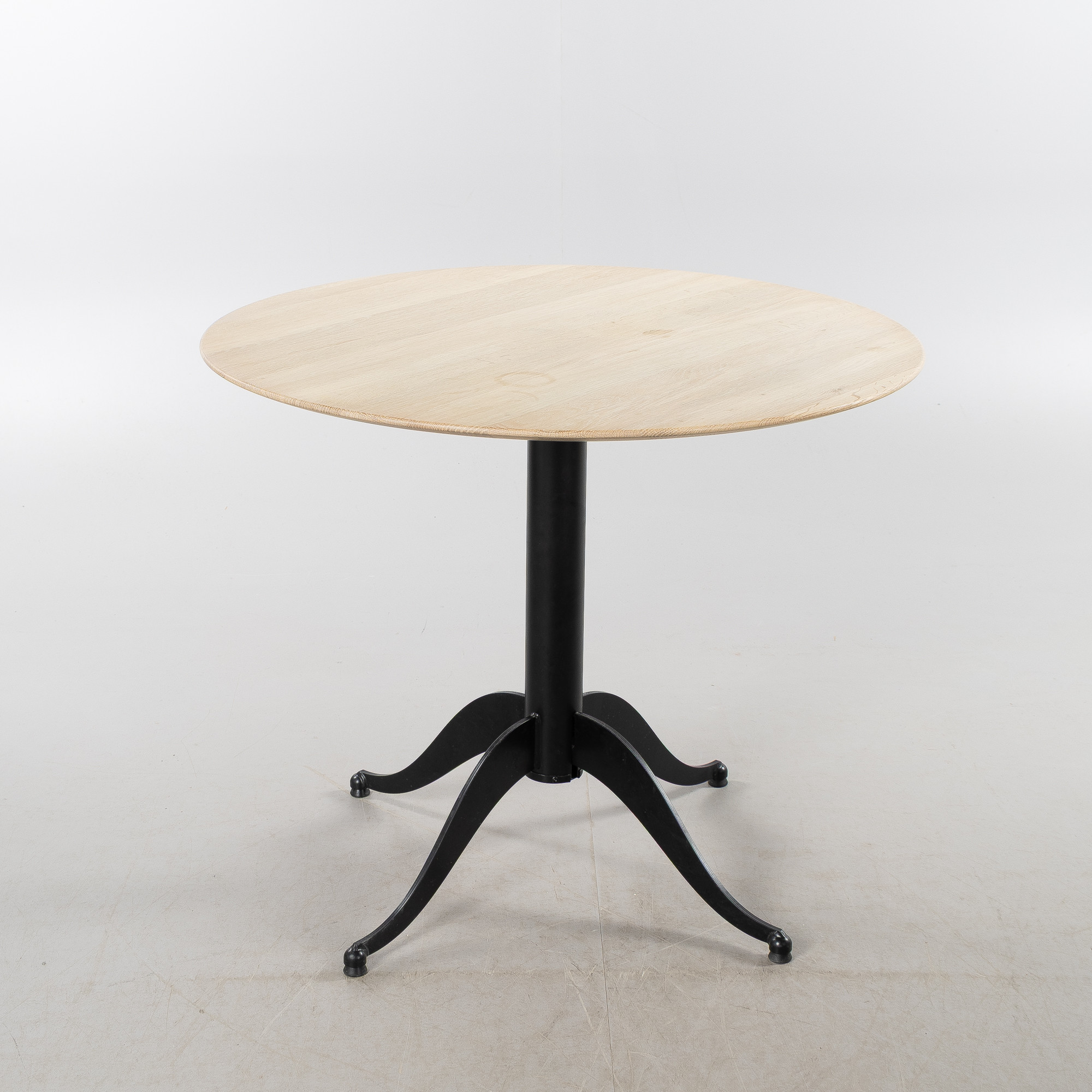 NANNA DITZEL. Cafébord, med underrede från Table Stable, samtida.