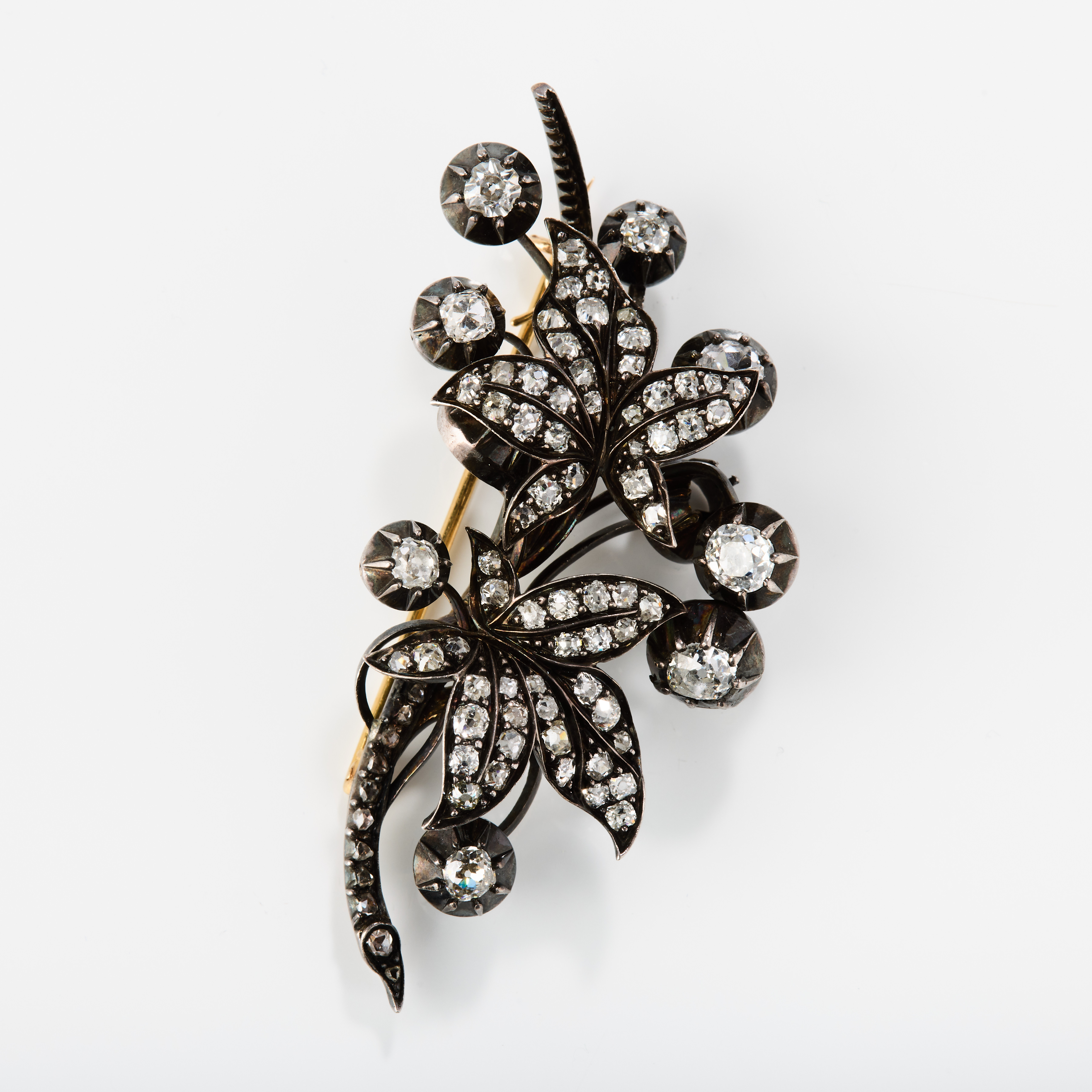 BROSCH, guld/silver med diamanter. 1850-tal.