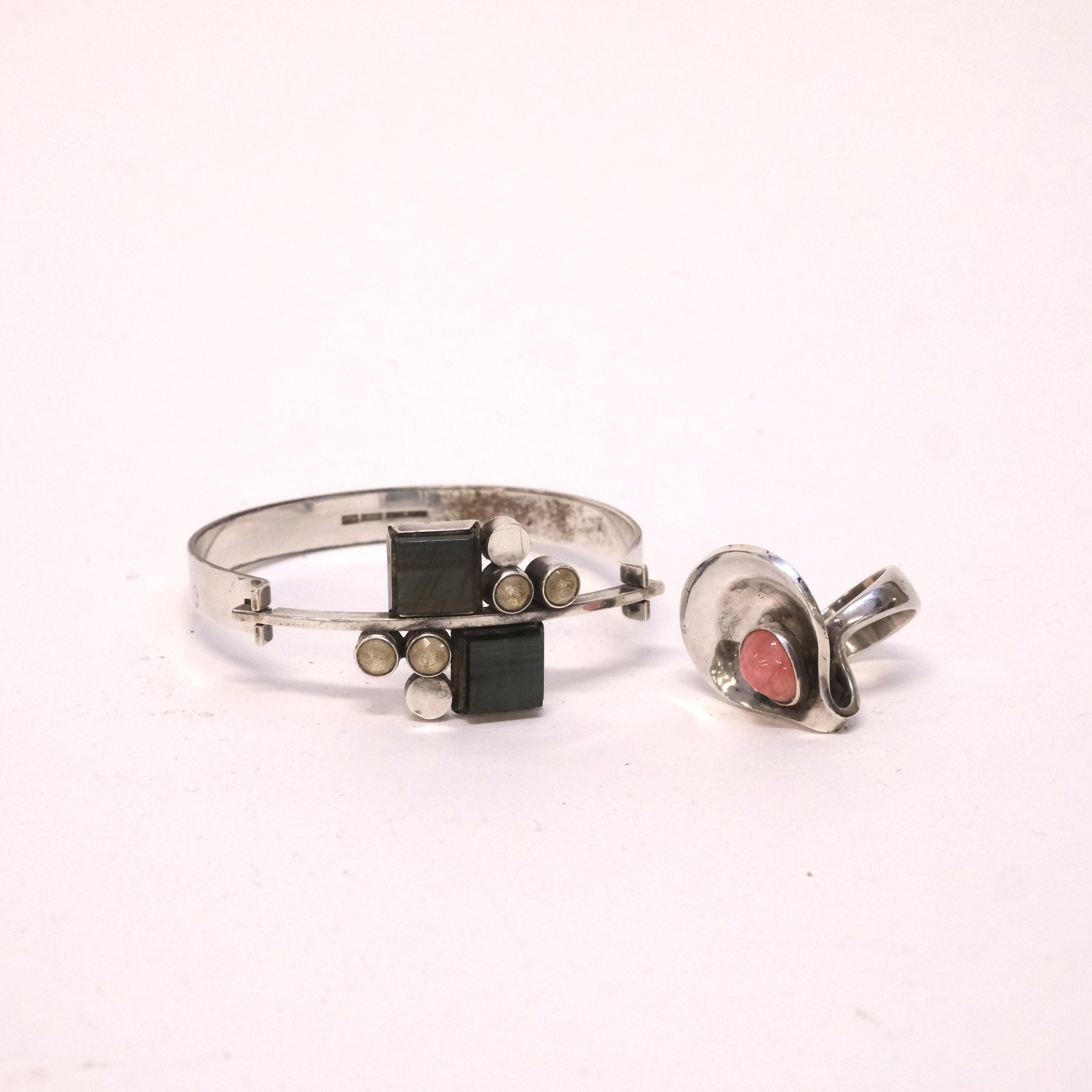 ARMRING OCH RING, SILVER.