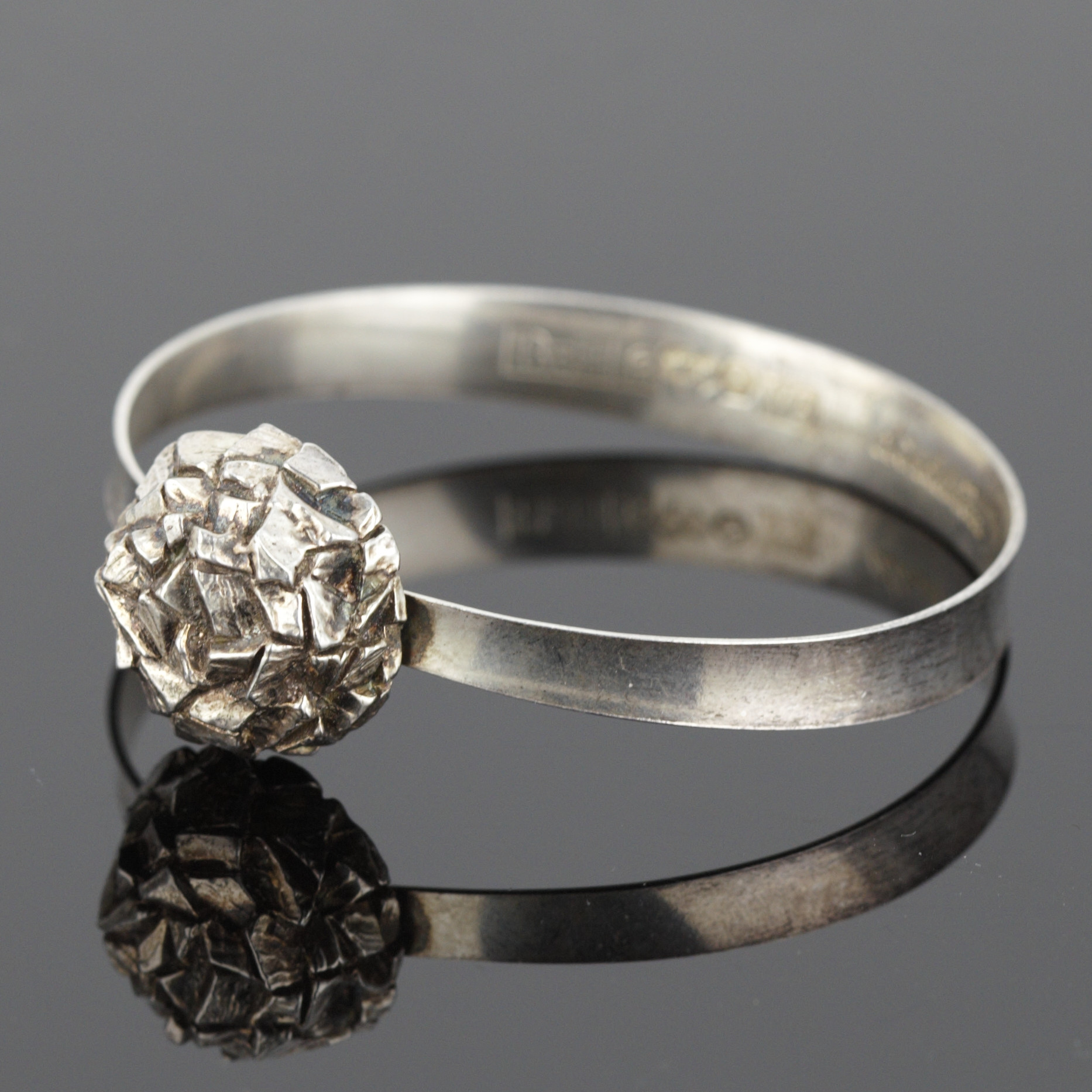 ÅKE LINDSTRÖM. Armband, silver, signerad Lindström, för Bengt Hallberg Guldsmeds AB, Köping 1971.