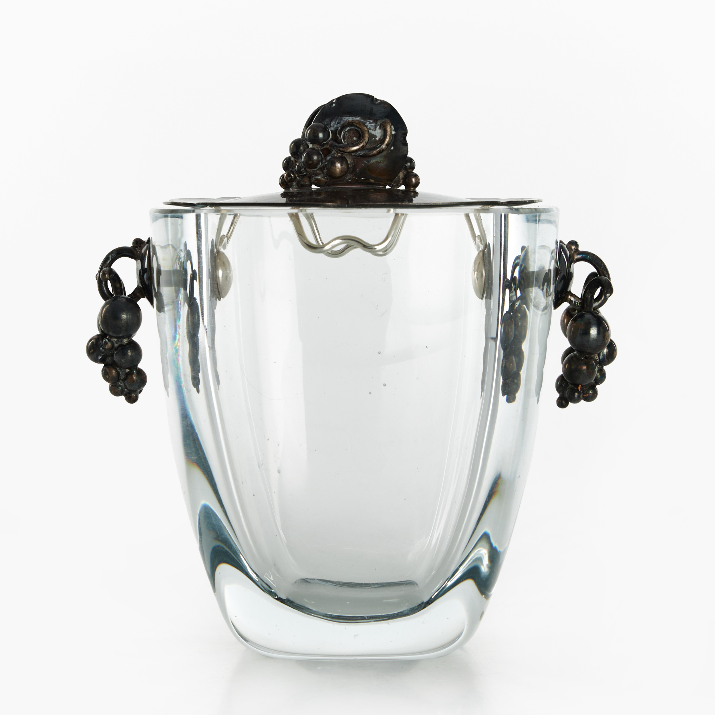 ISHINK med lock, blåtonat glas, monteringar i sterlingsilver, Dansk Guldsmede-Håndværk, Köpenhamn, omkring 1900-talets mitt.
