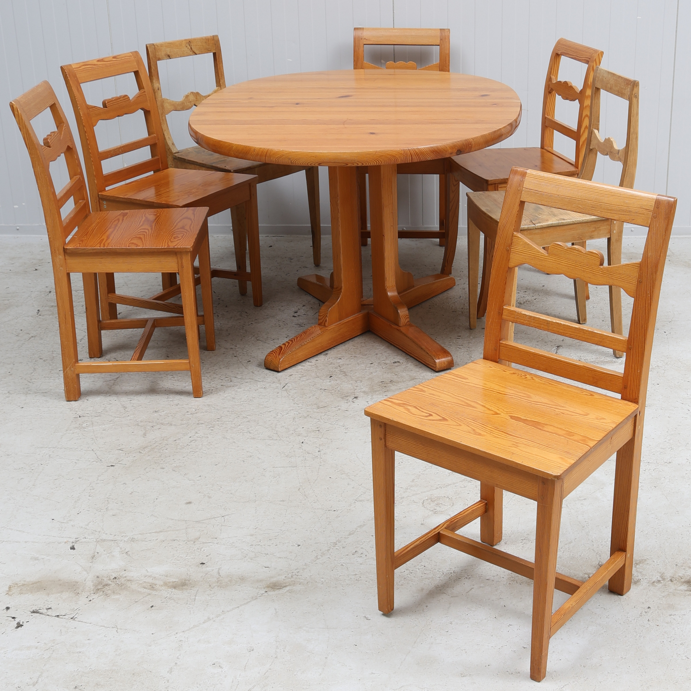 MATGRUPP, 8+1 delar, furu, allmoge/allmogestil, 1800/1900-tal.