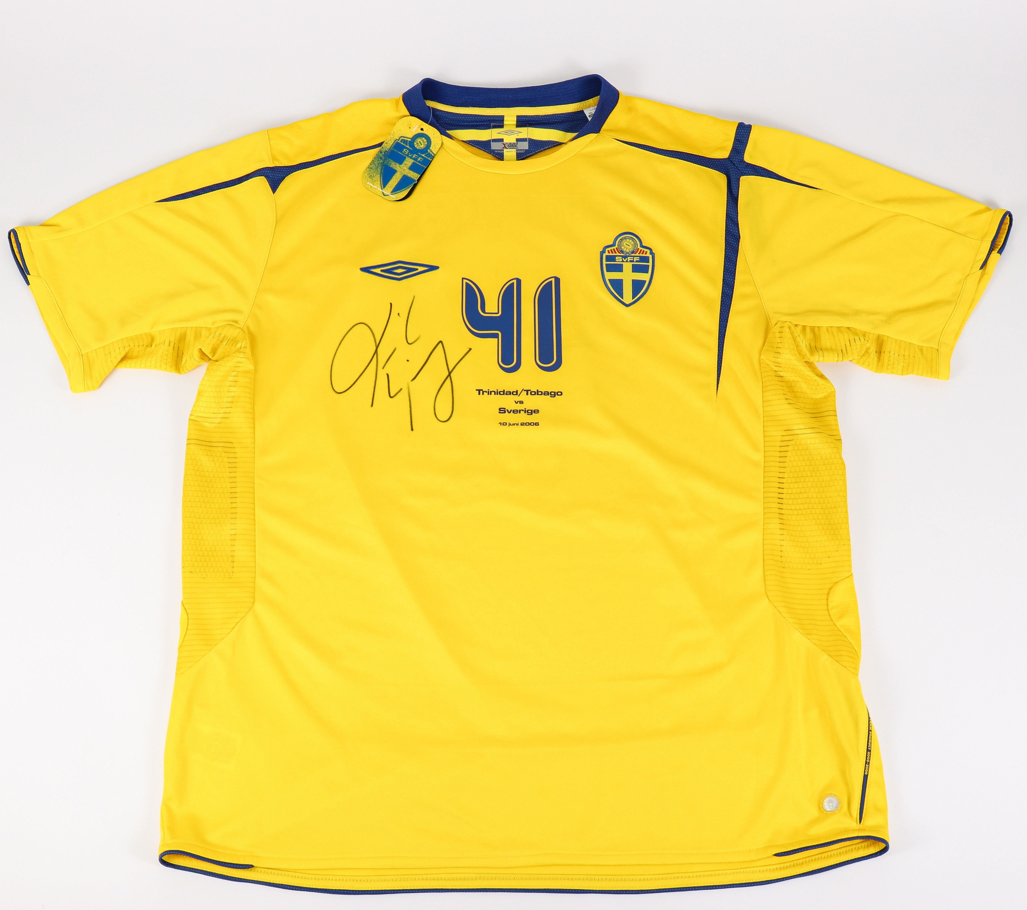 LANDSLAGSSTRÖJA, Trinidad/Tobago-Sverige VM 2006, signerad av Fredrik Ljungberg.
