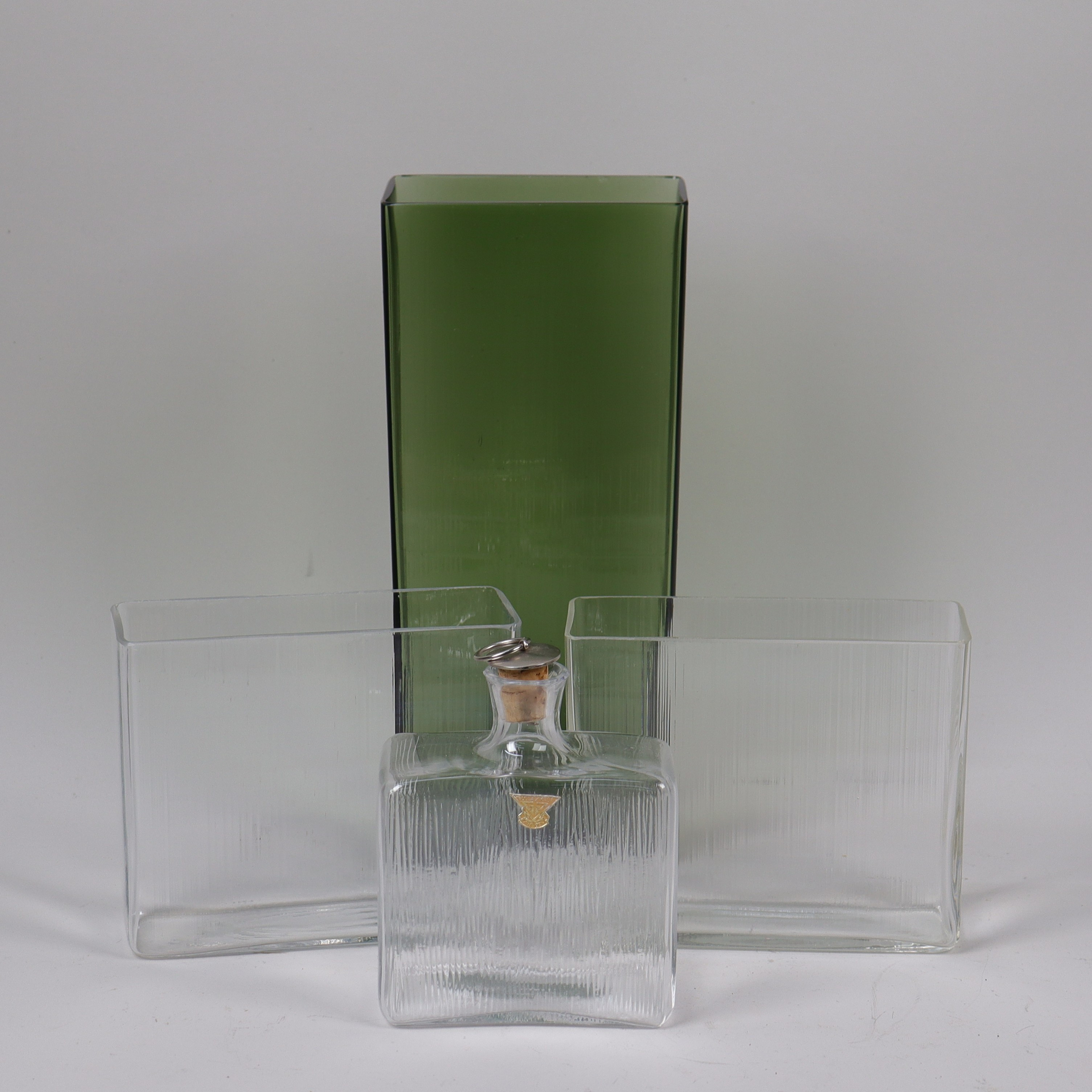 LENNART ANDERSSON. vaser och karaff, "Isi", Gullaskruf Glasbruk, 1950/60-tal, 4 delar.